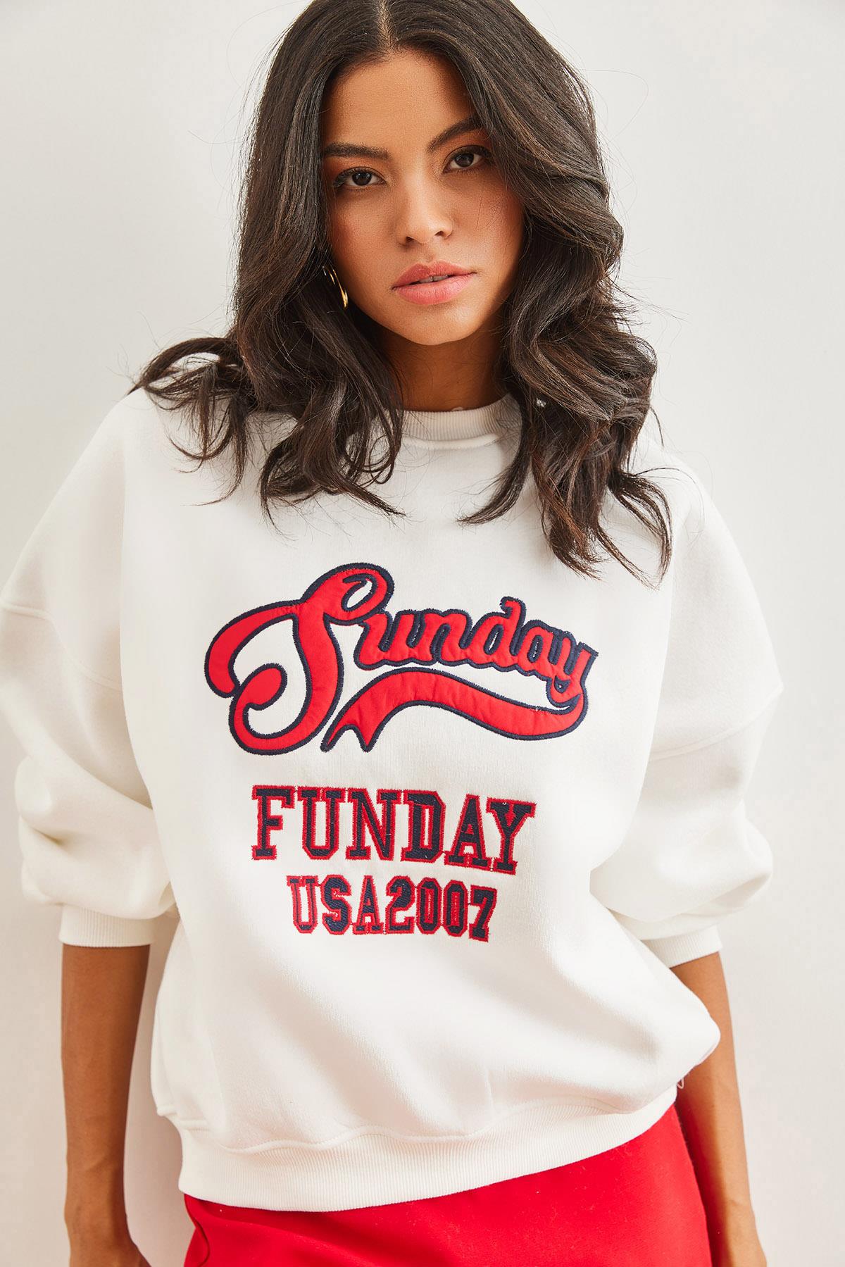 Sunday Aplikeli Şardonlu Sweatshirt Ekru