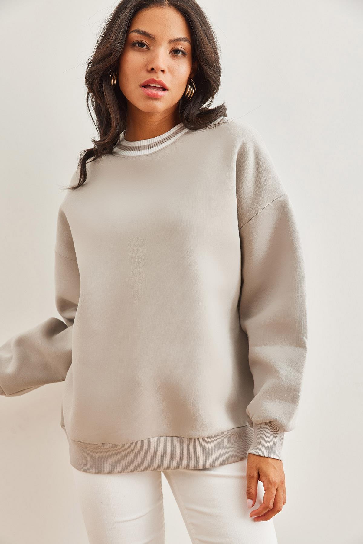 Yaka Detaylı Şardonlu Kalın Sweatshirt Gri