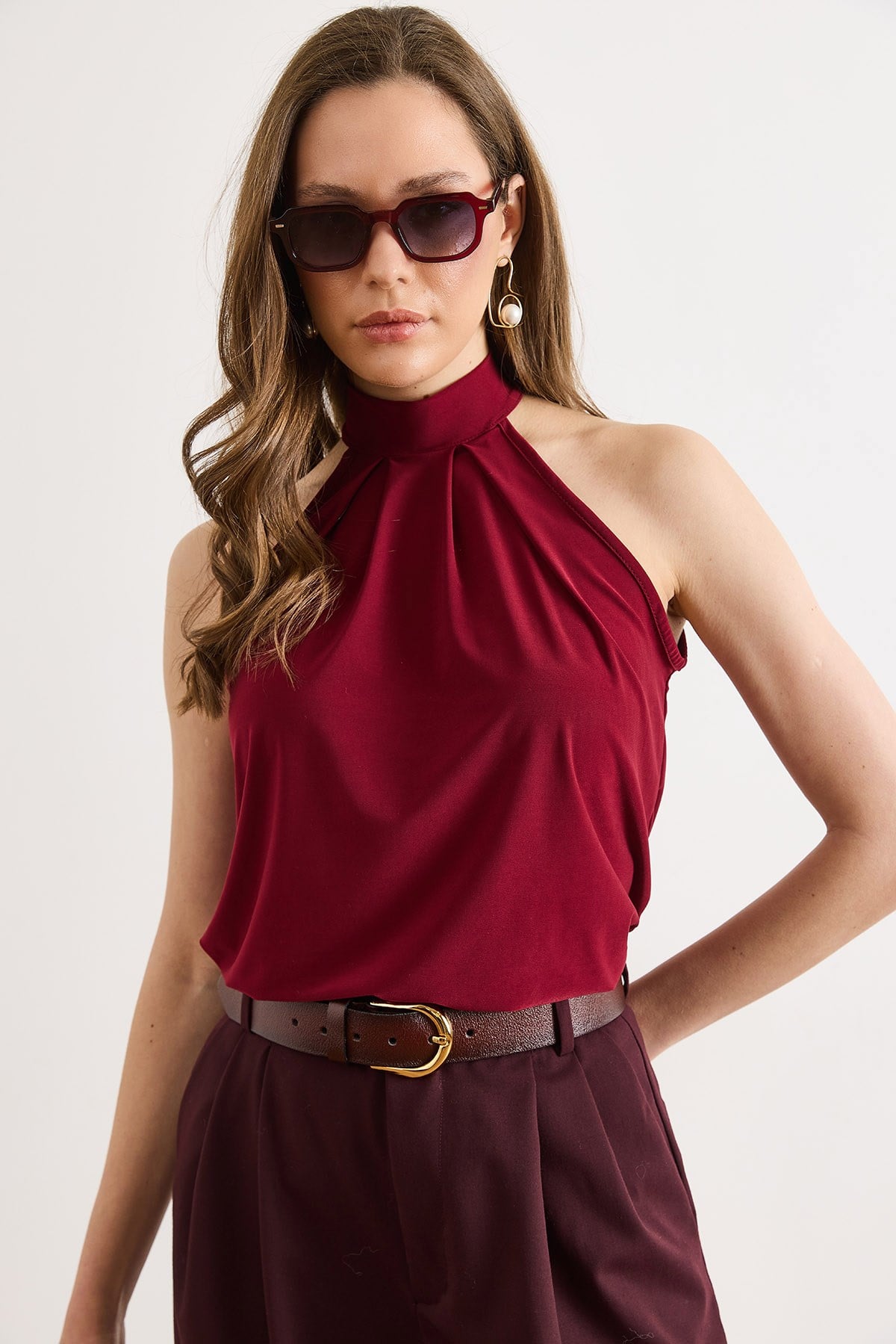 Yaka Düğmeli Halter Yaka Dökümlü Bluz Bordo