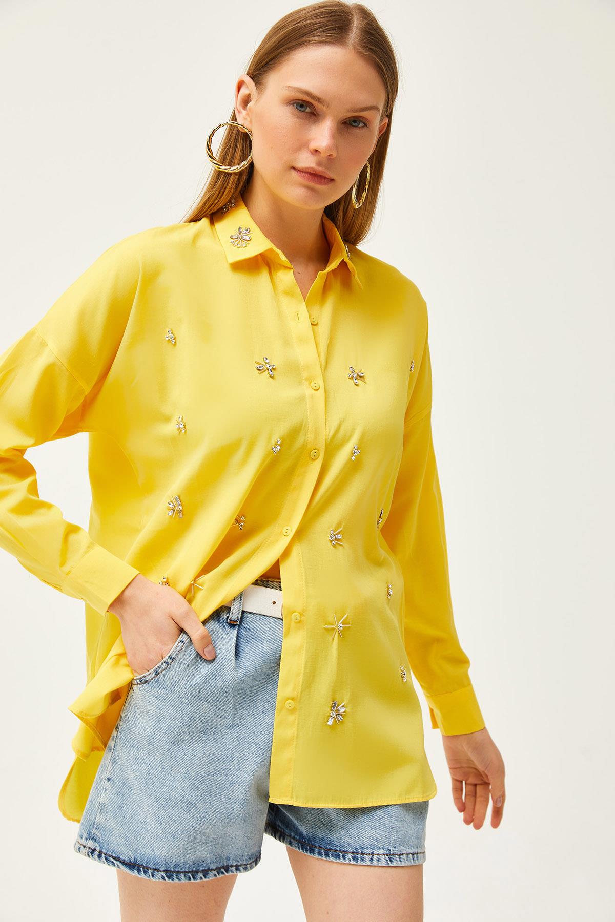 Yakası ve Önü Taşlı Altı Oval Dokuma Gömlek Sarı