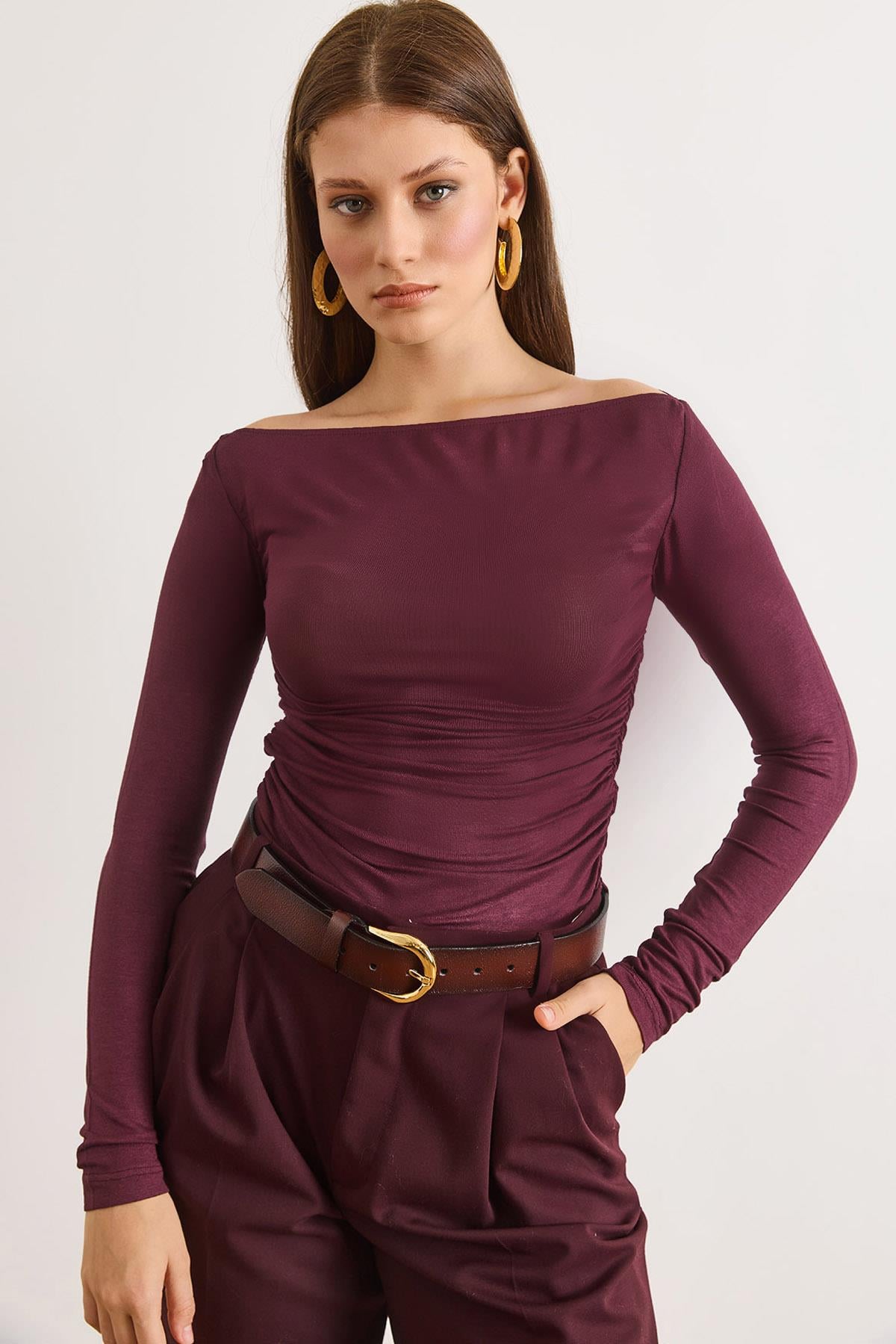 Yanı Drape Kayık Yaka Transparan Bluz Mürdüm