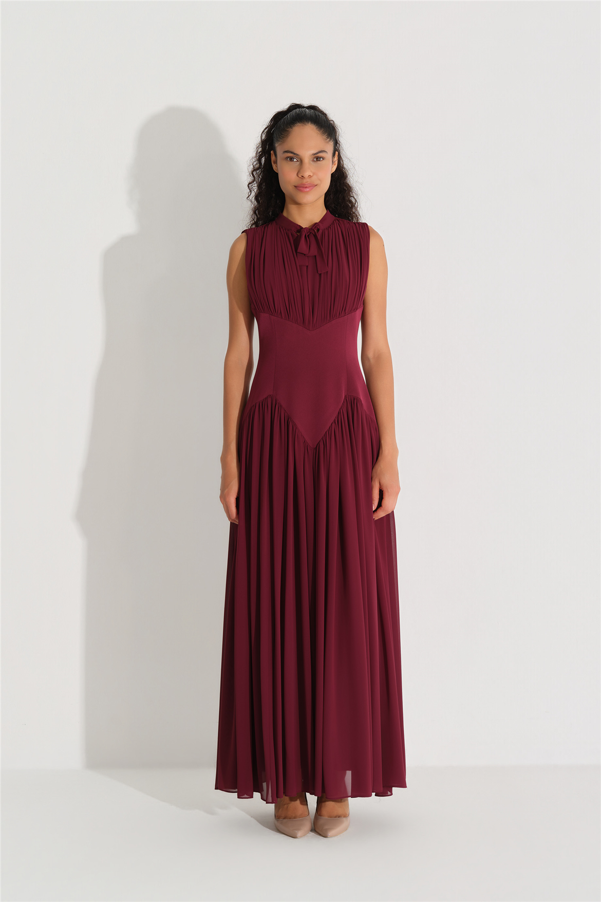 BEL FORMU KORSE İŞLEMELİ ŞİFON KREP ELBİSE Bordo