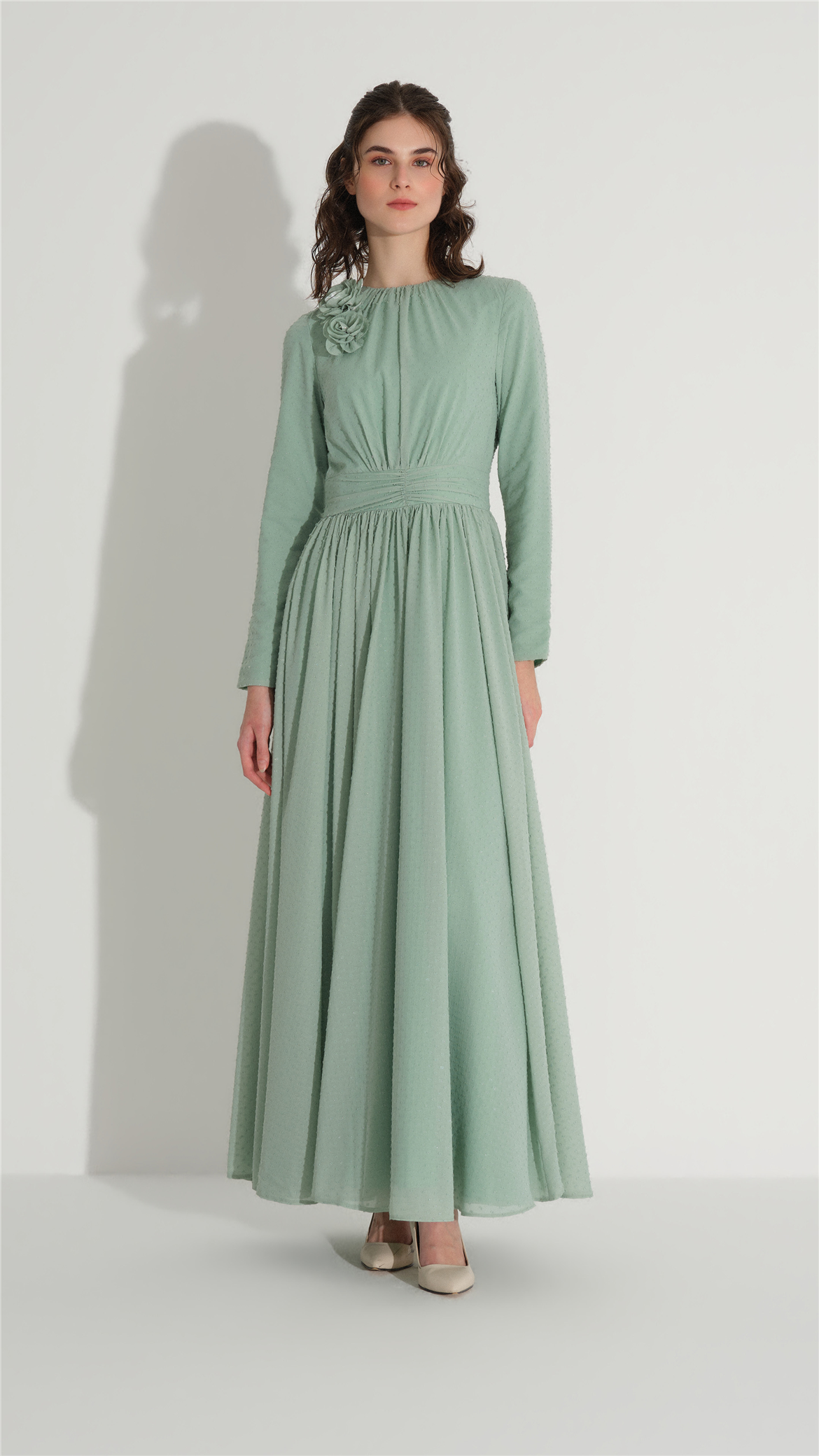 ÇİÇEK AKSESUARLI SİMLİ ELBİSE Mint