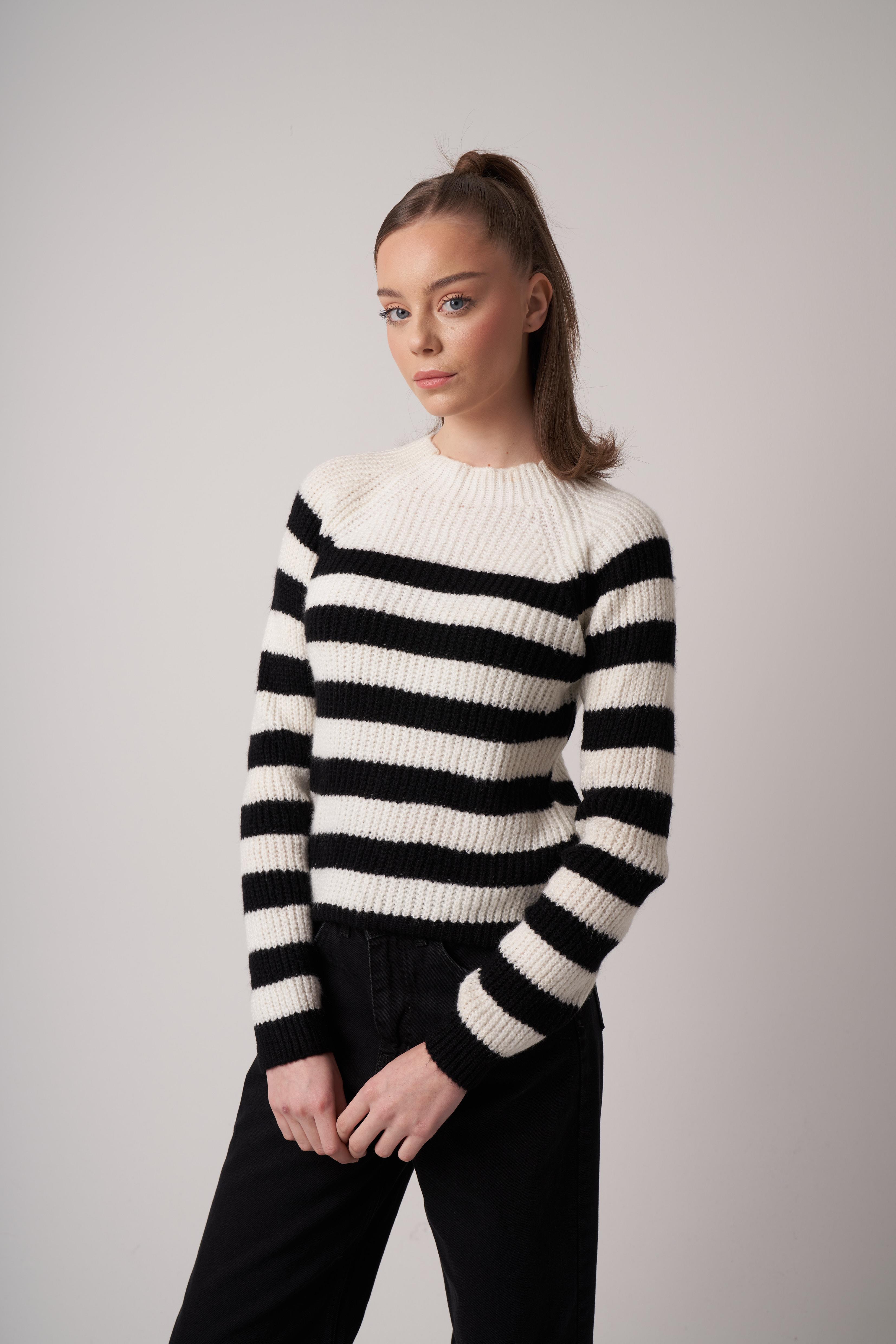 Bisiklet Yaka Çizgili Triko Kazak Krem-Siyah