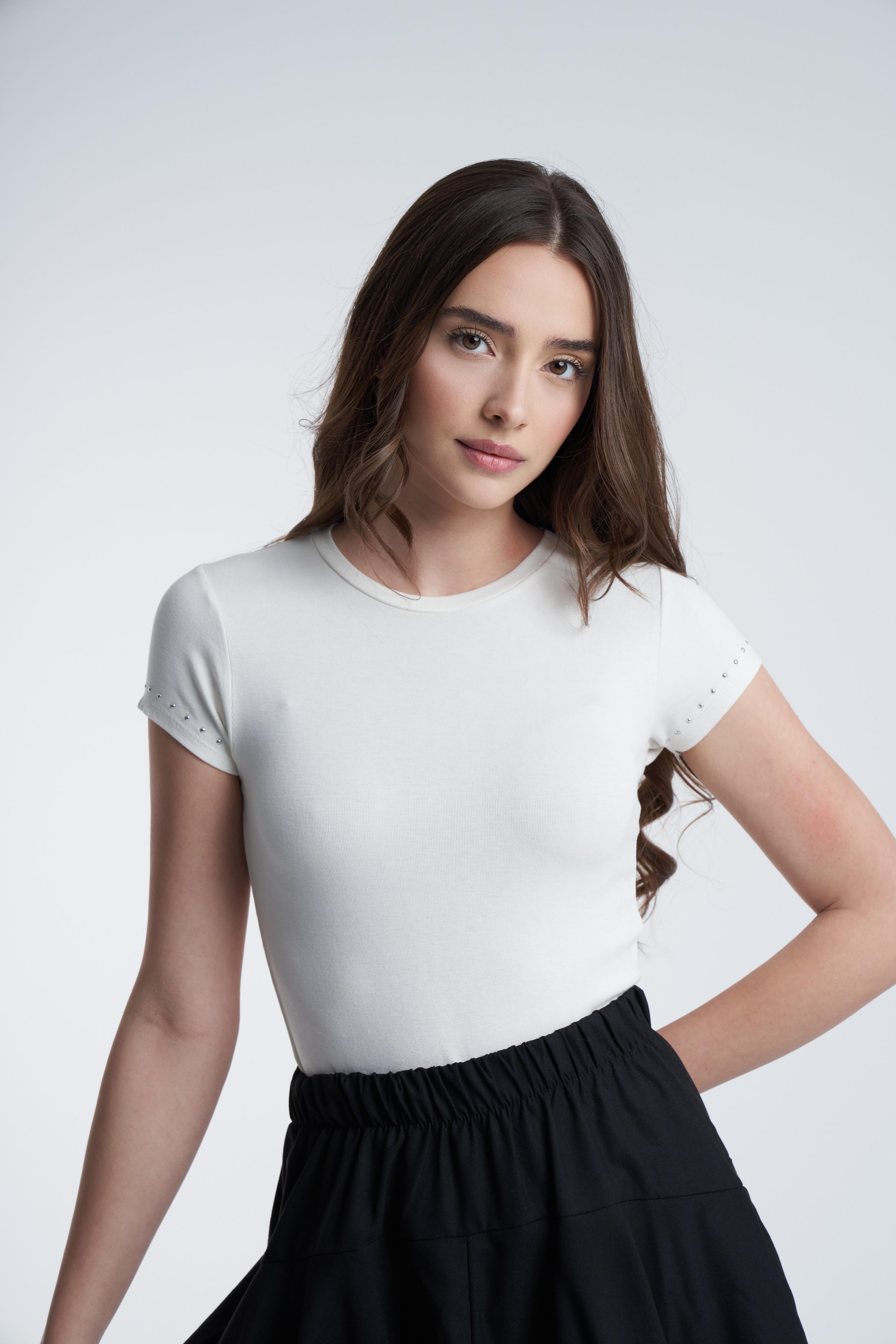 Taş Detaylı Kısa Kol Ribana Bluz Ekru