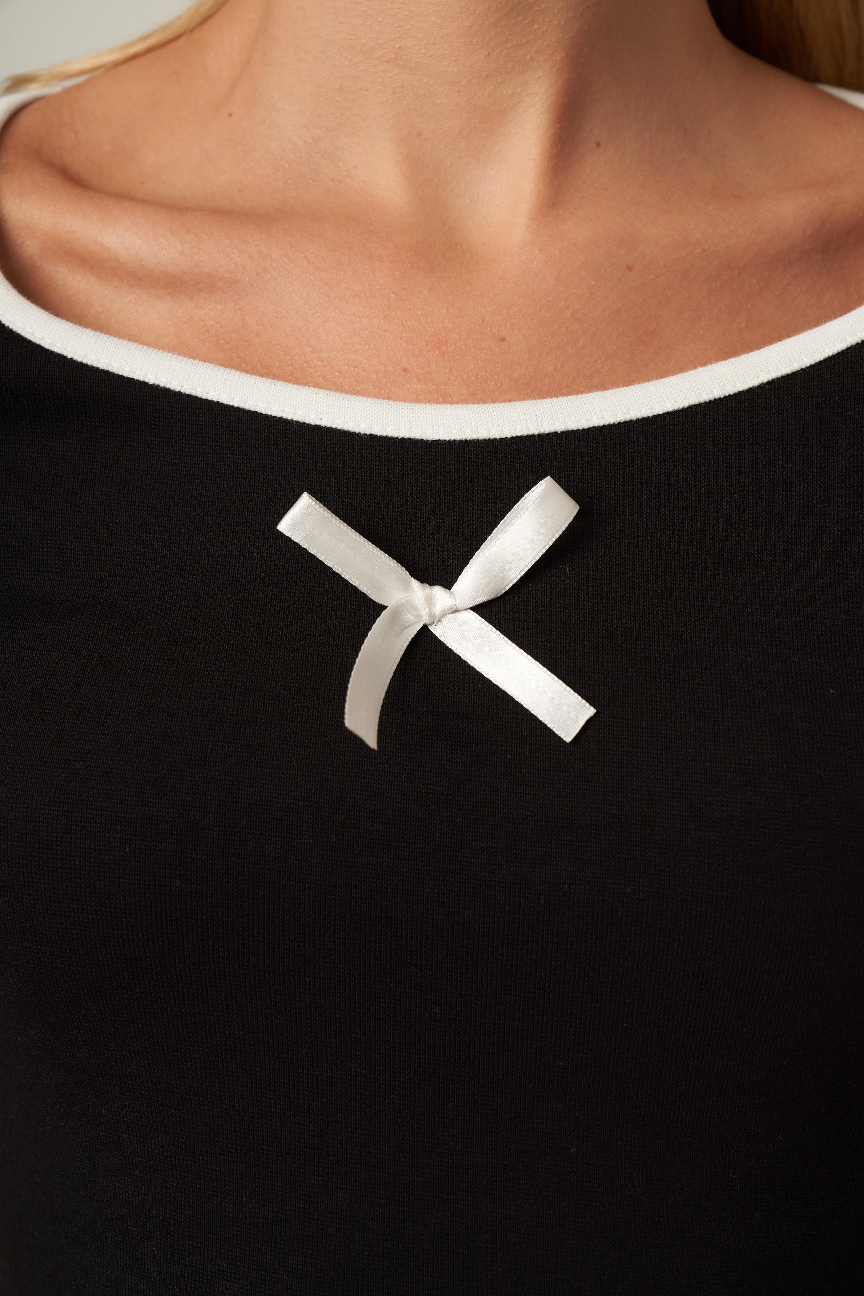 Fiyonk Detaylı Bluz Siyah