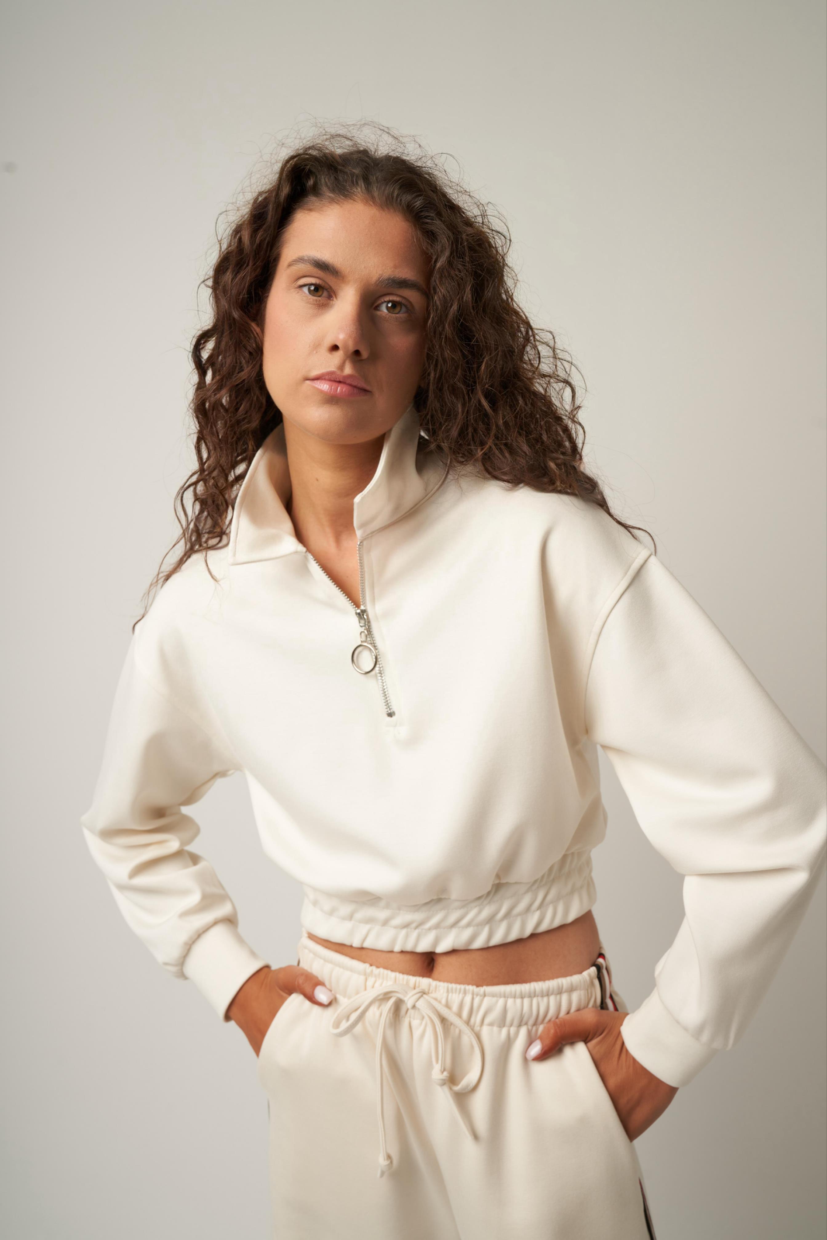 Fermuar Detaylı Kısa Sweatshirt Ekru