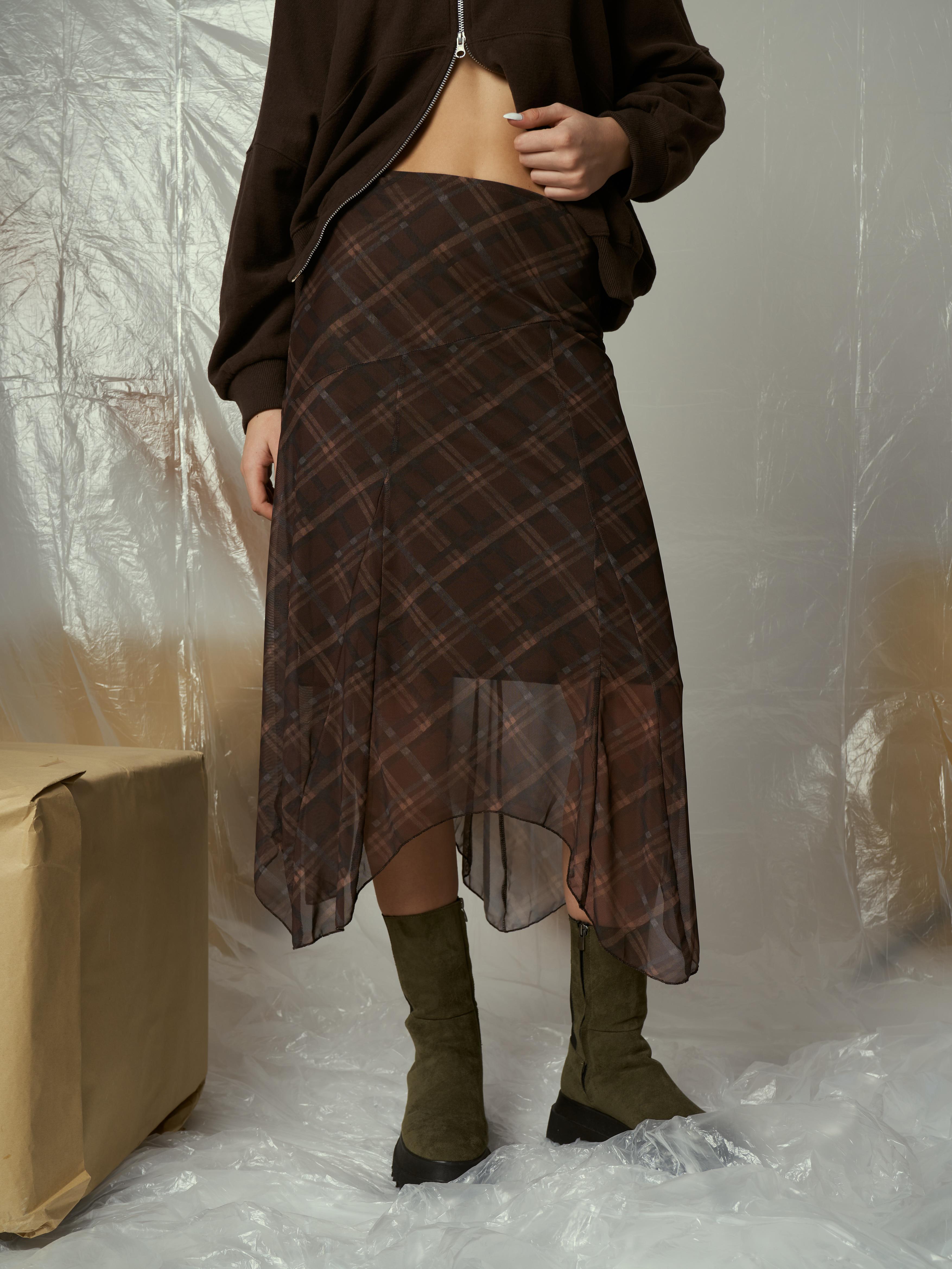 Asimetrik Kesim Desenli Uzun Etek Kahve