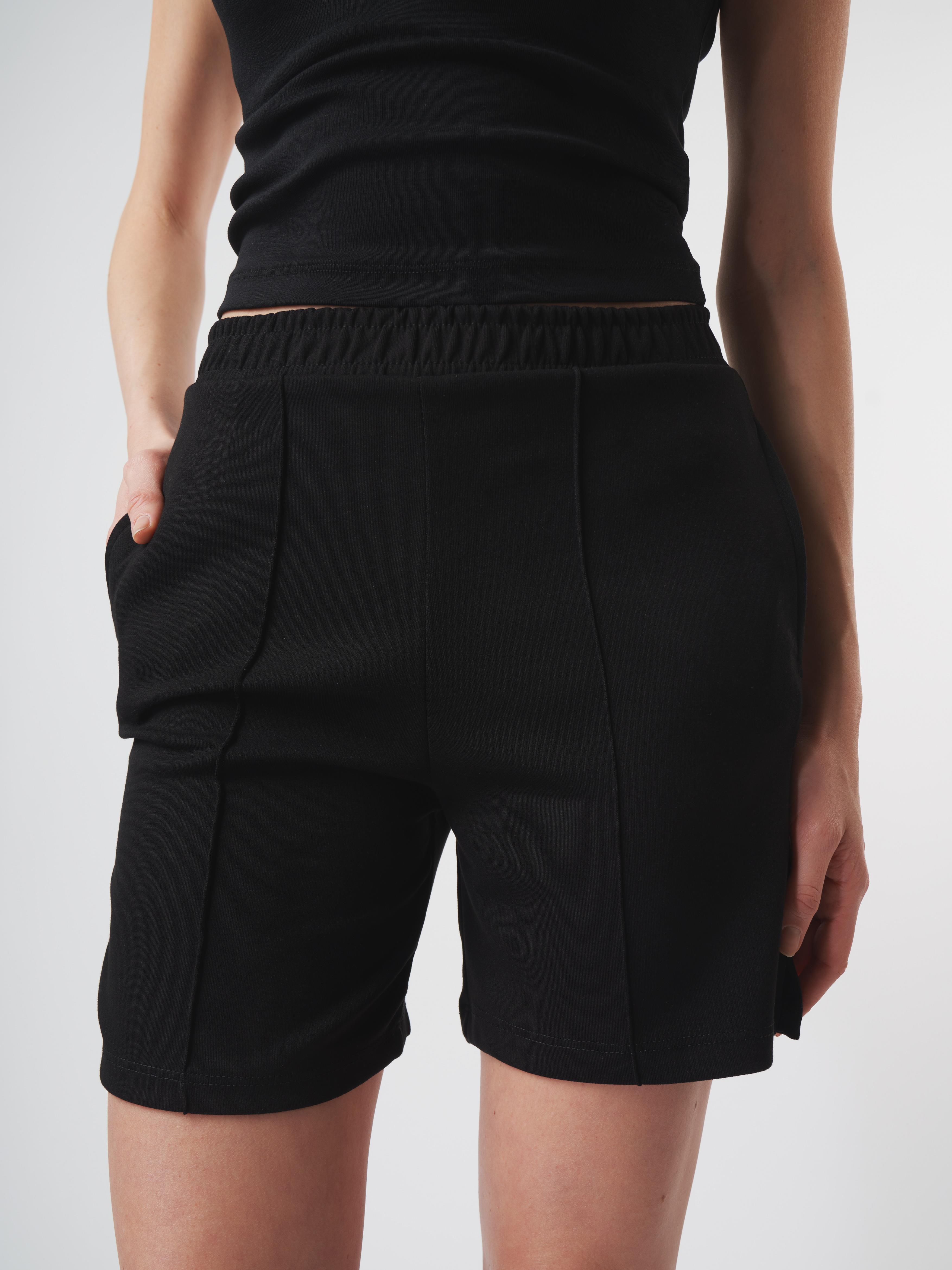 Bel Lastik Çimalı Şort Siyah