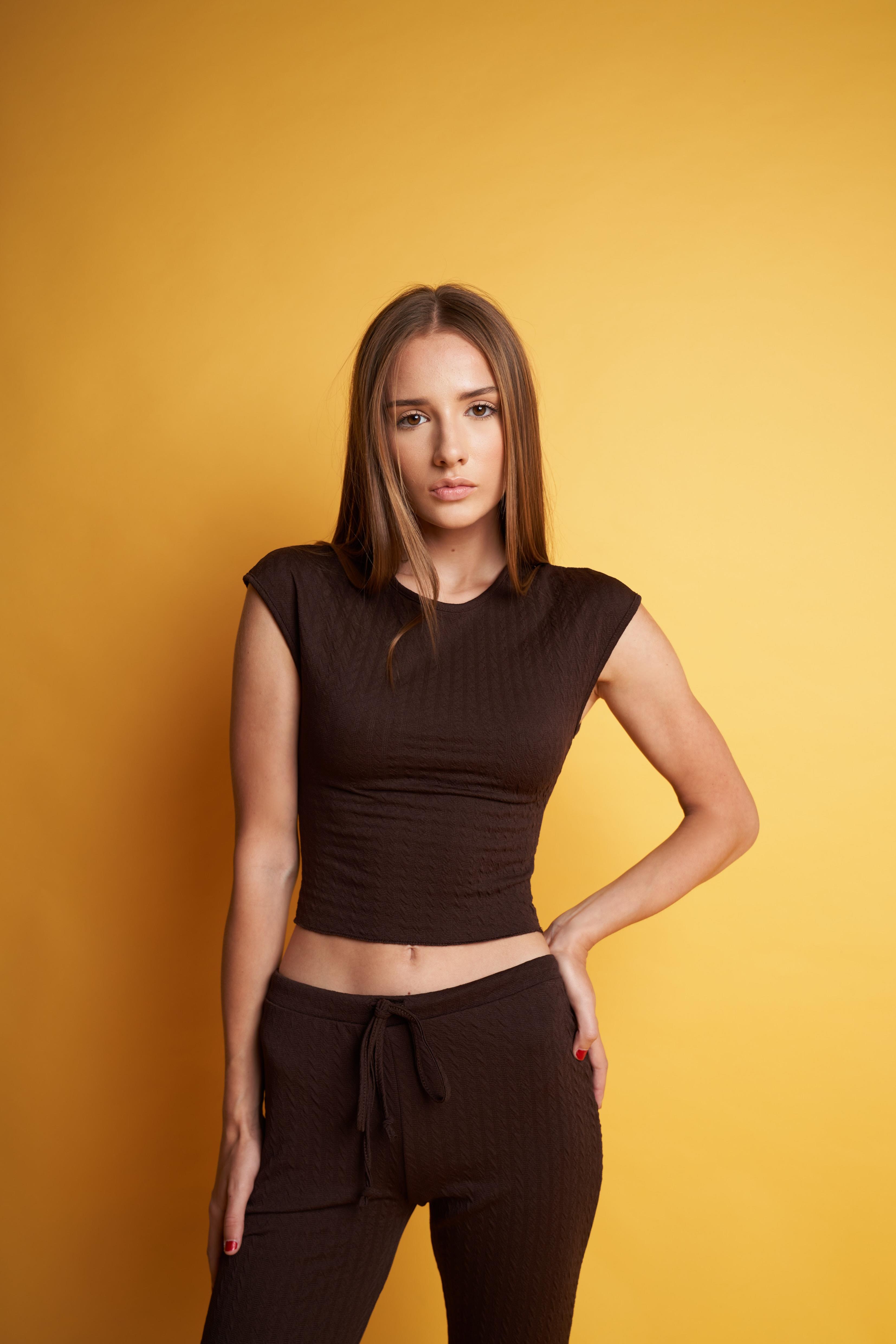 Bisiklet Yaka Crop Bluz Kahve