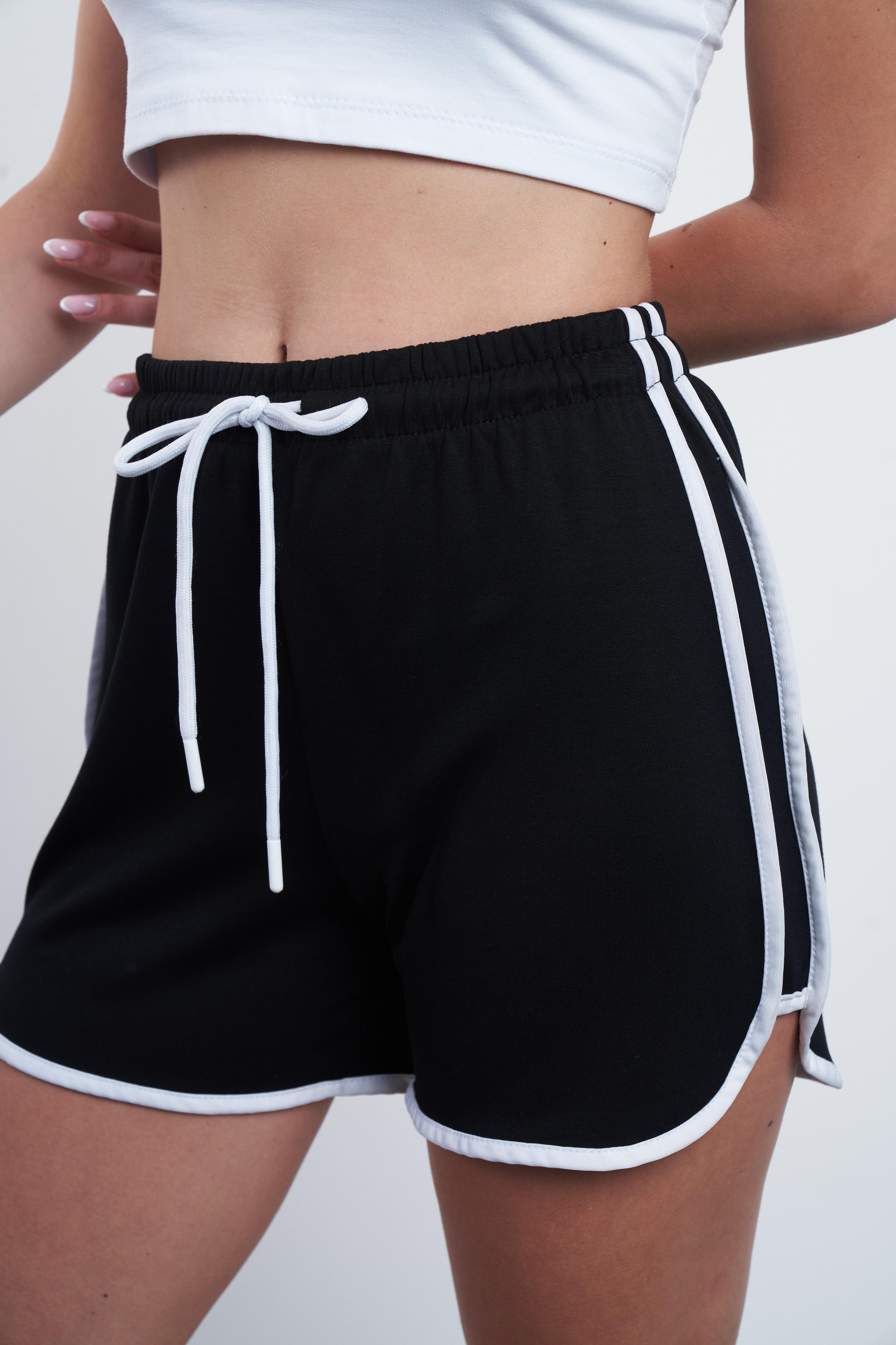 Biye Detaylı Kısa Şort Siyah