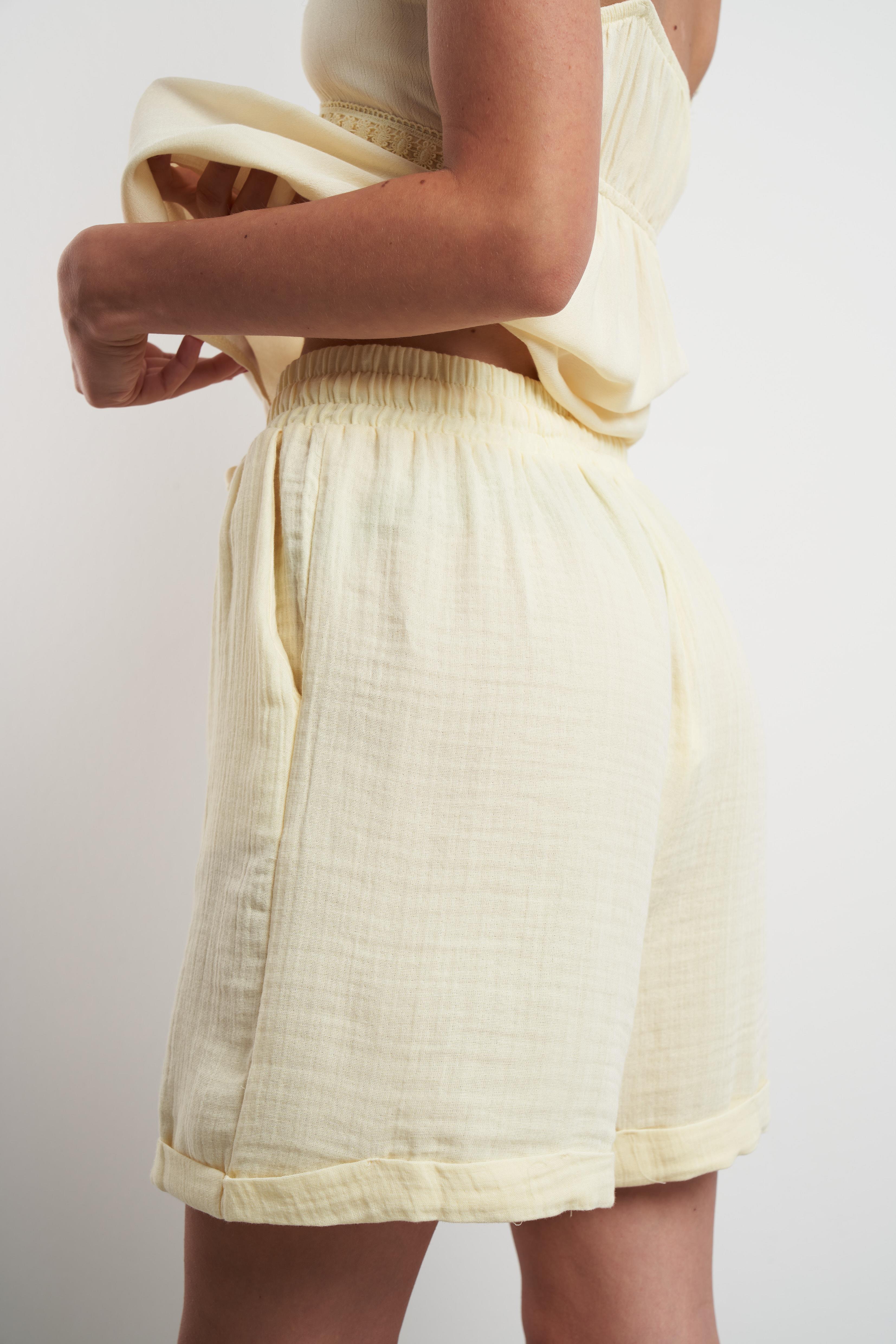 Duble Paça Müslin Şort Sarı