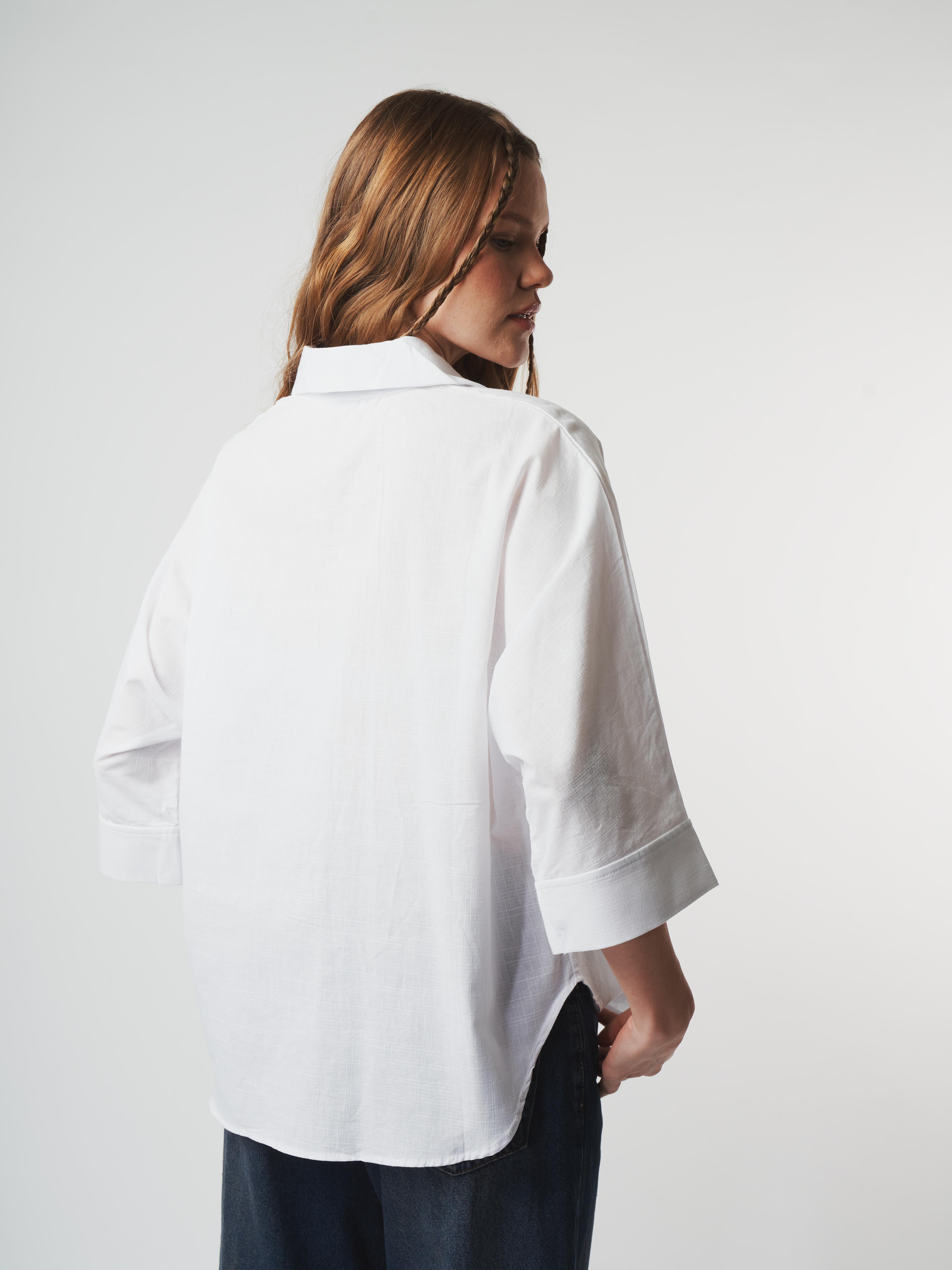 Düğmeli Oval Kesim Gömlek Ekru