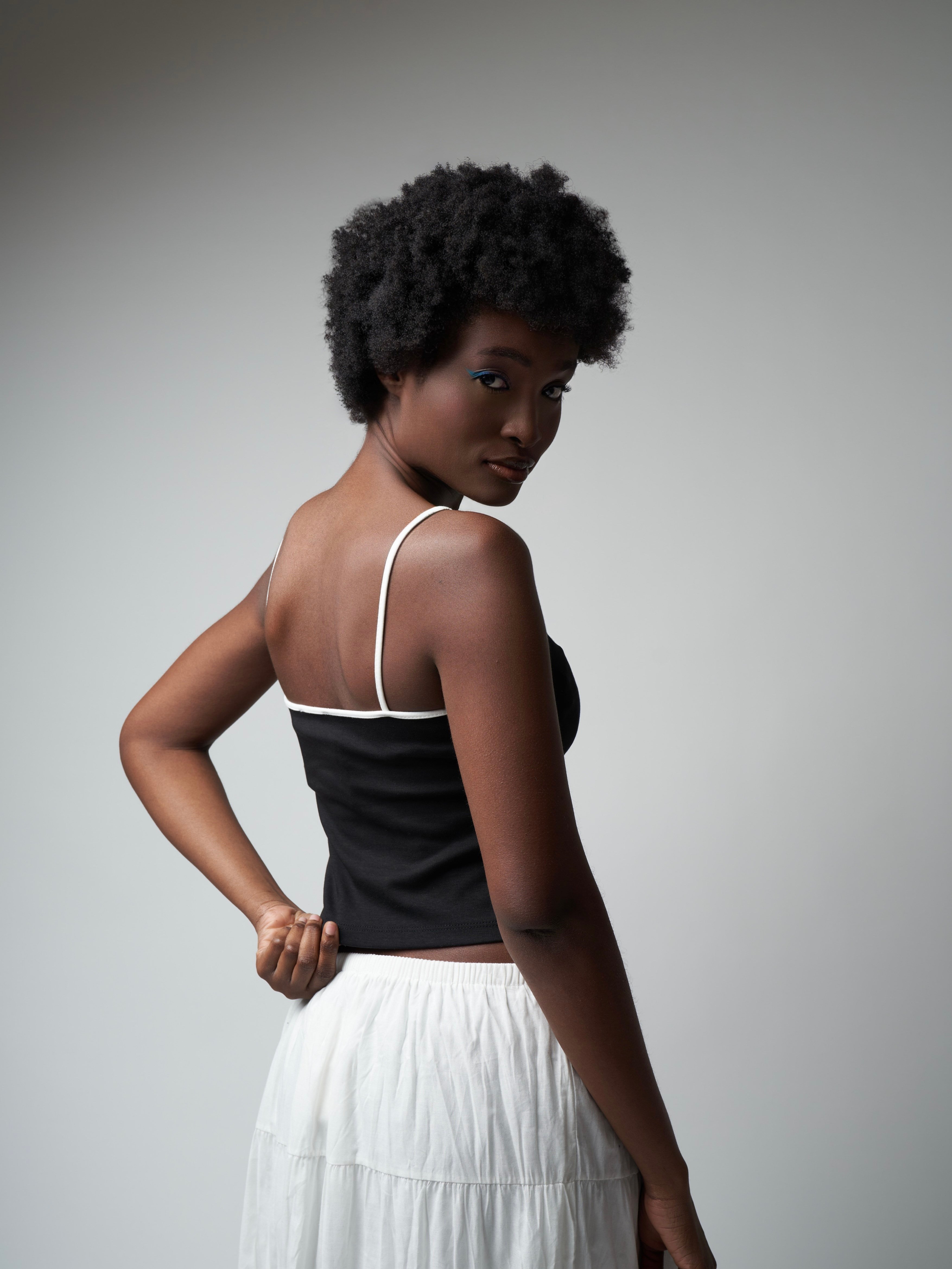 İp Askılı Crop Bluz Siyah