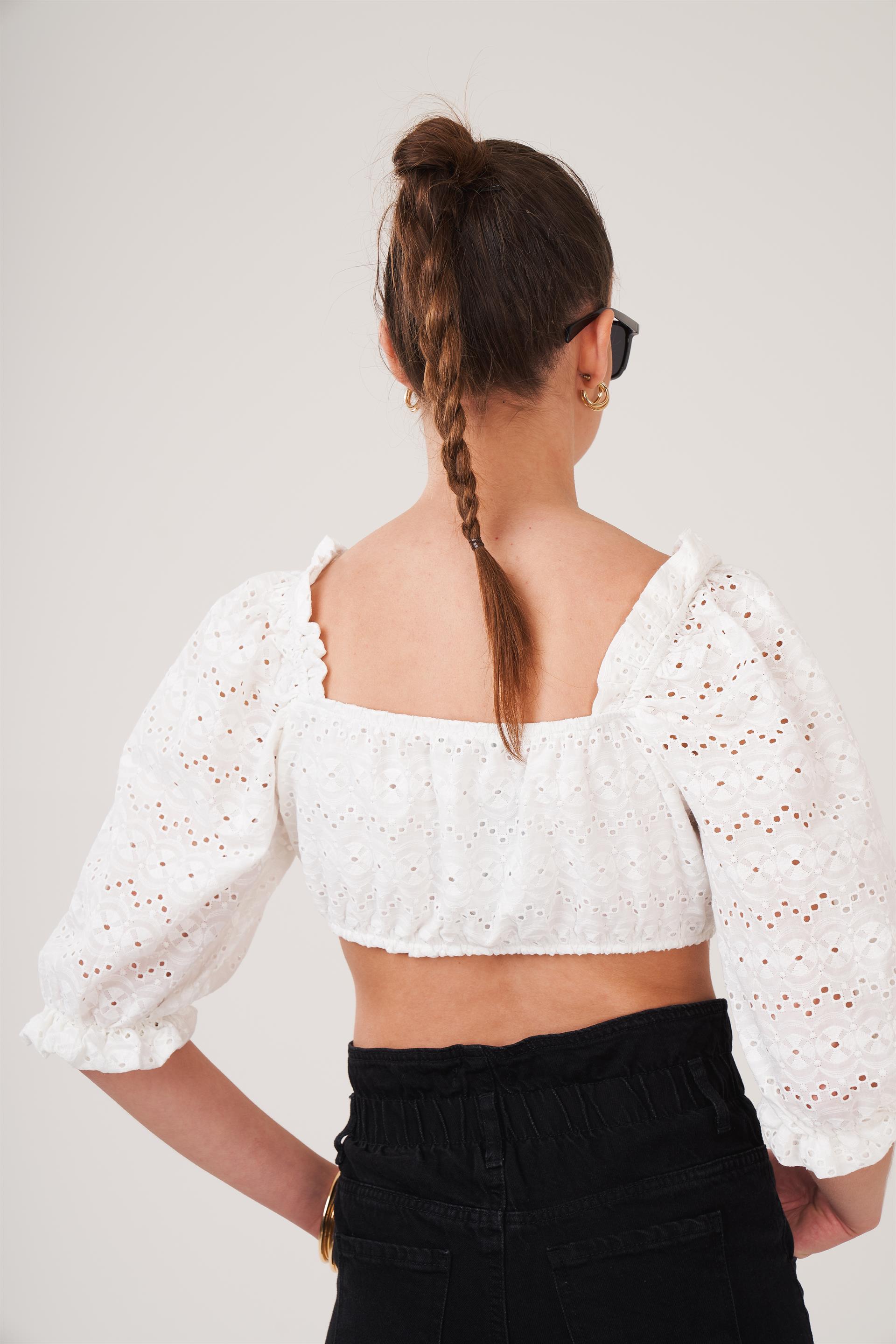 Nakış Detaylı Bluz