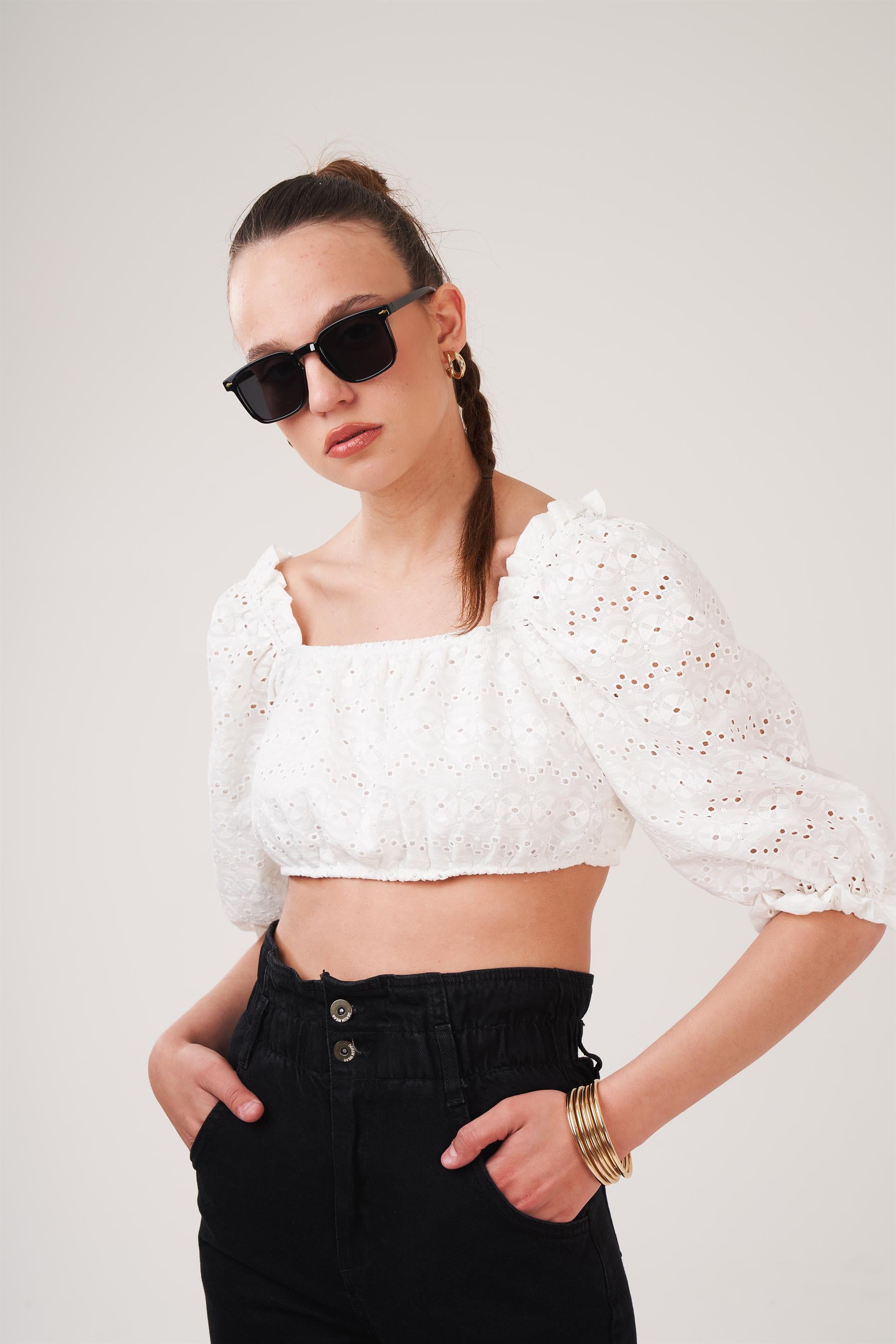 Nakış Detaylı Bluz