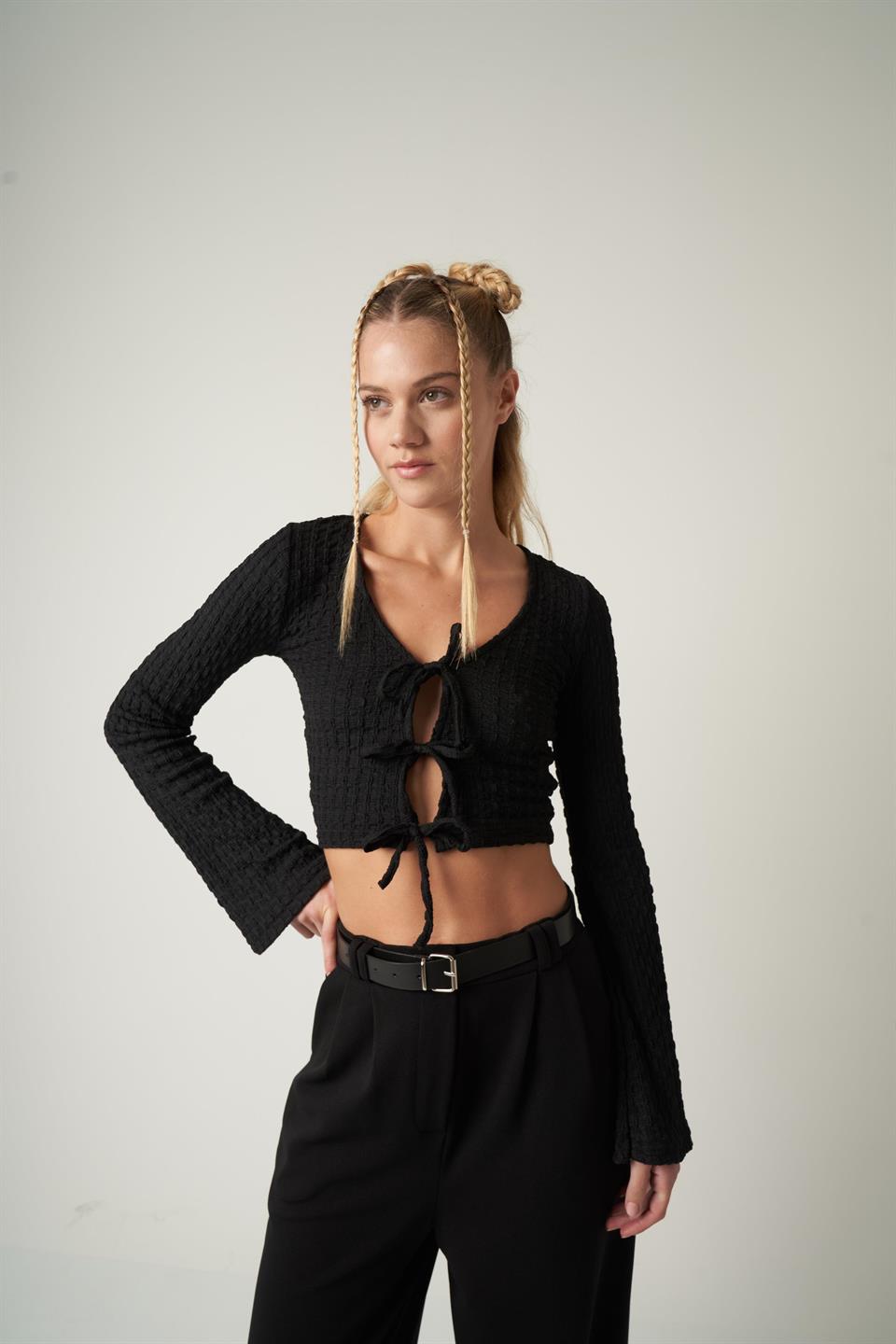 Ön Bağlama Detaylı Bluz Siyah