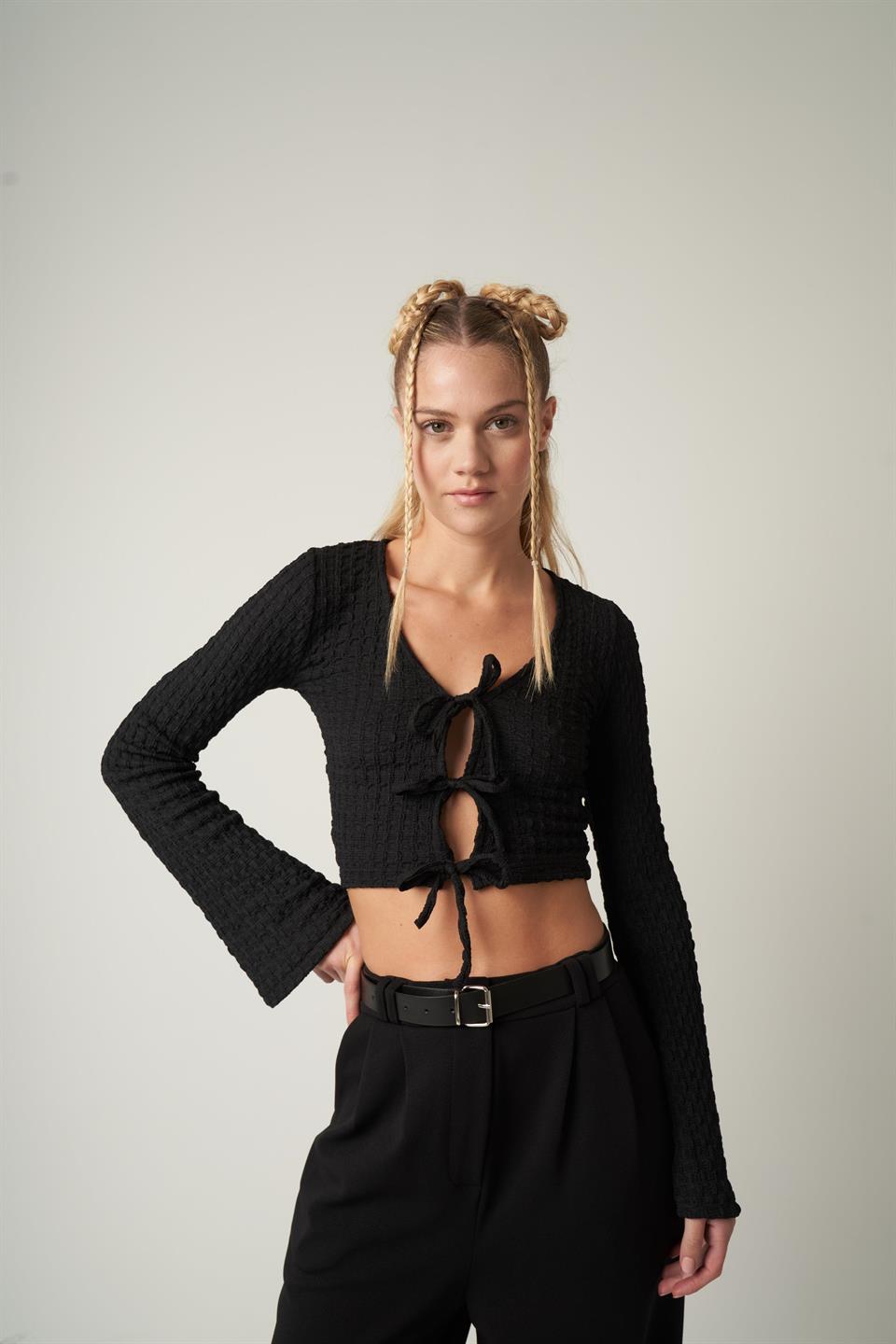 Ön Bağlama Detaylı Bluz Siyah