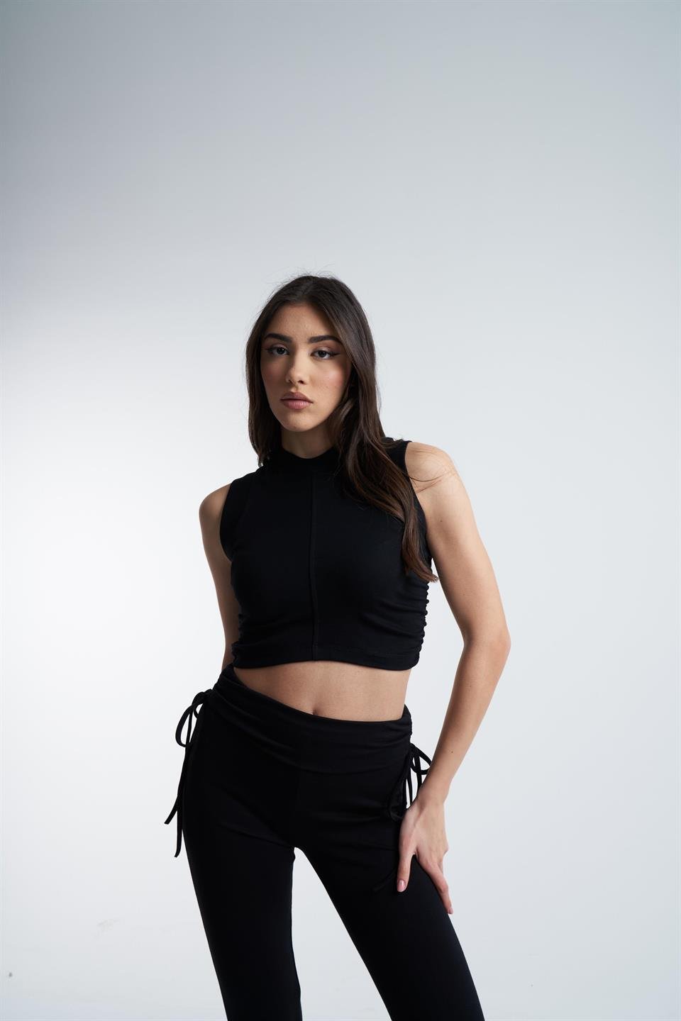 Yanlar Büzgülü Sıfır Kol Bluz Siyah