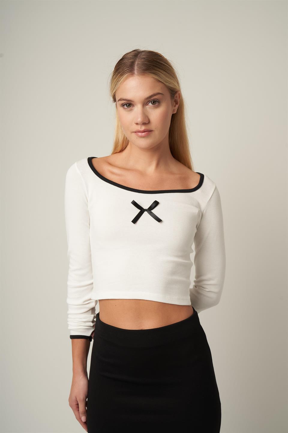 Fiyonk Detaylı Bluz Ekru