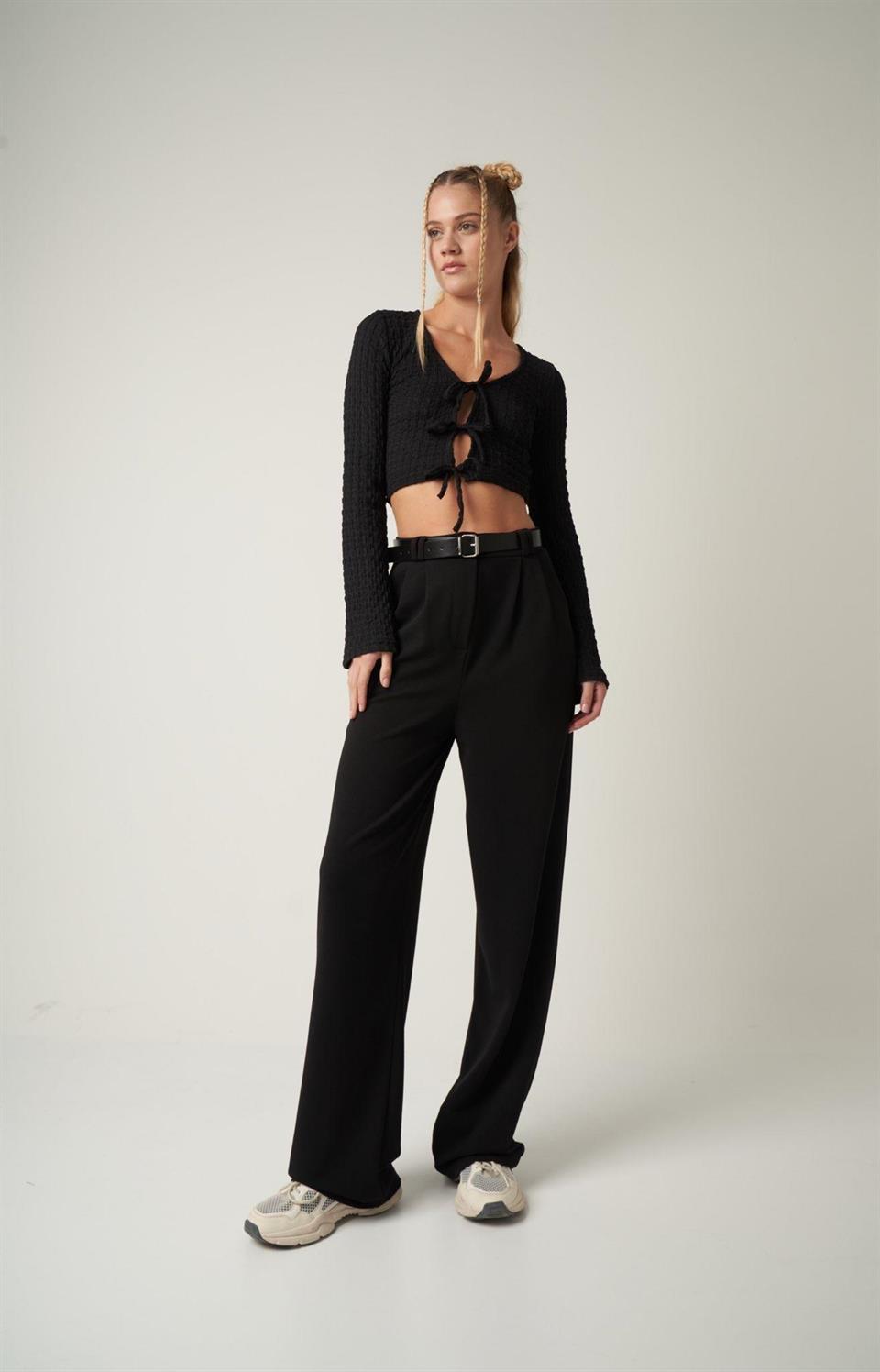 Ön Bağlama Detaylı Bluz Siyah