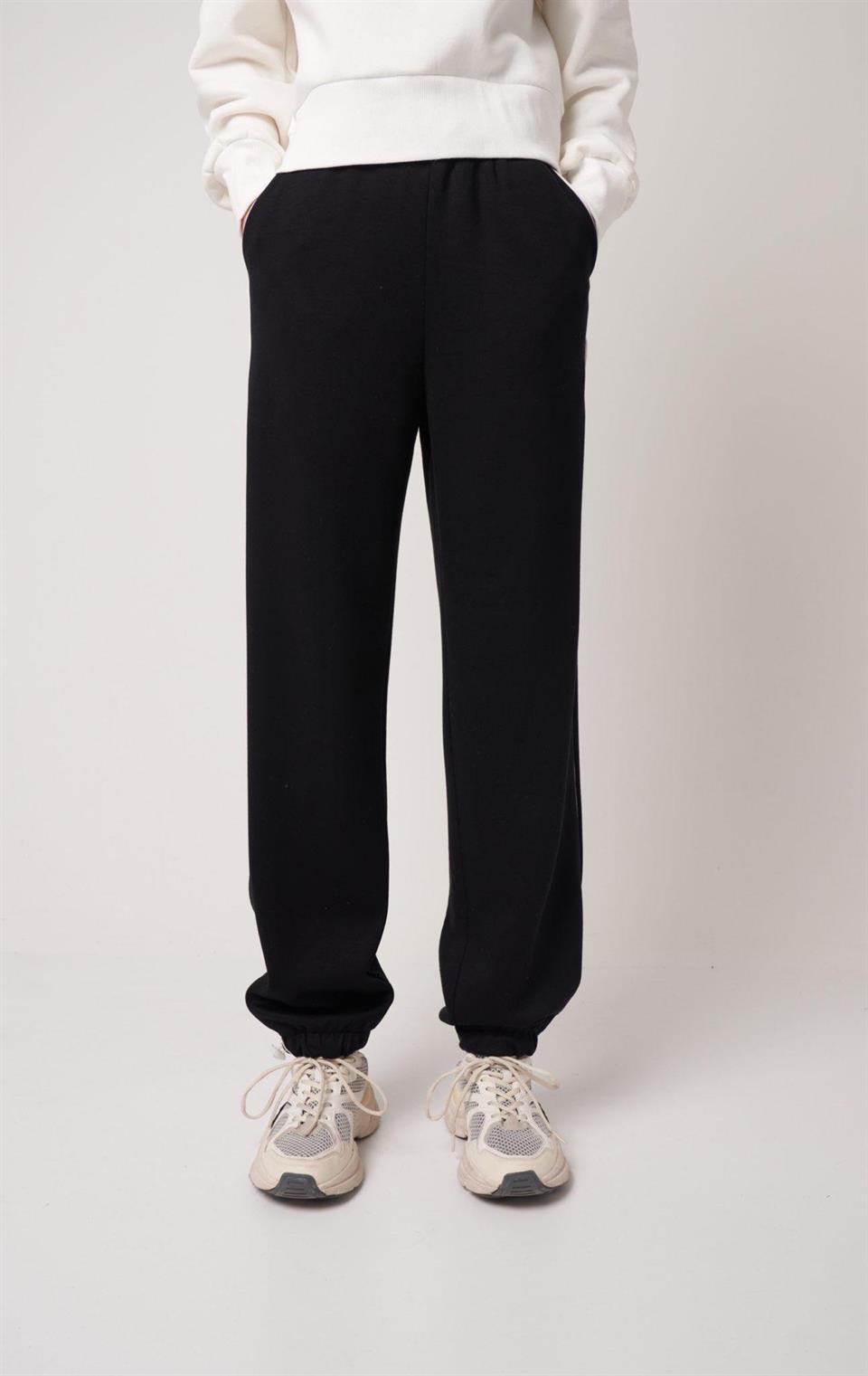 Yanlar Şerit Detaylı Eşofman Altı Siyah