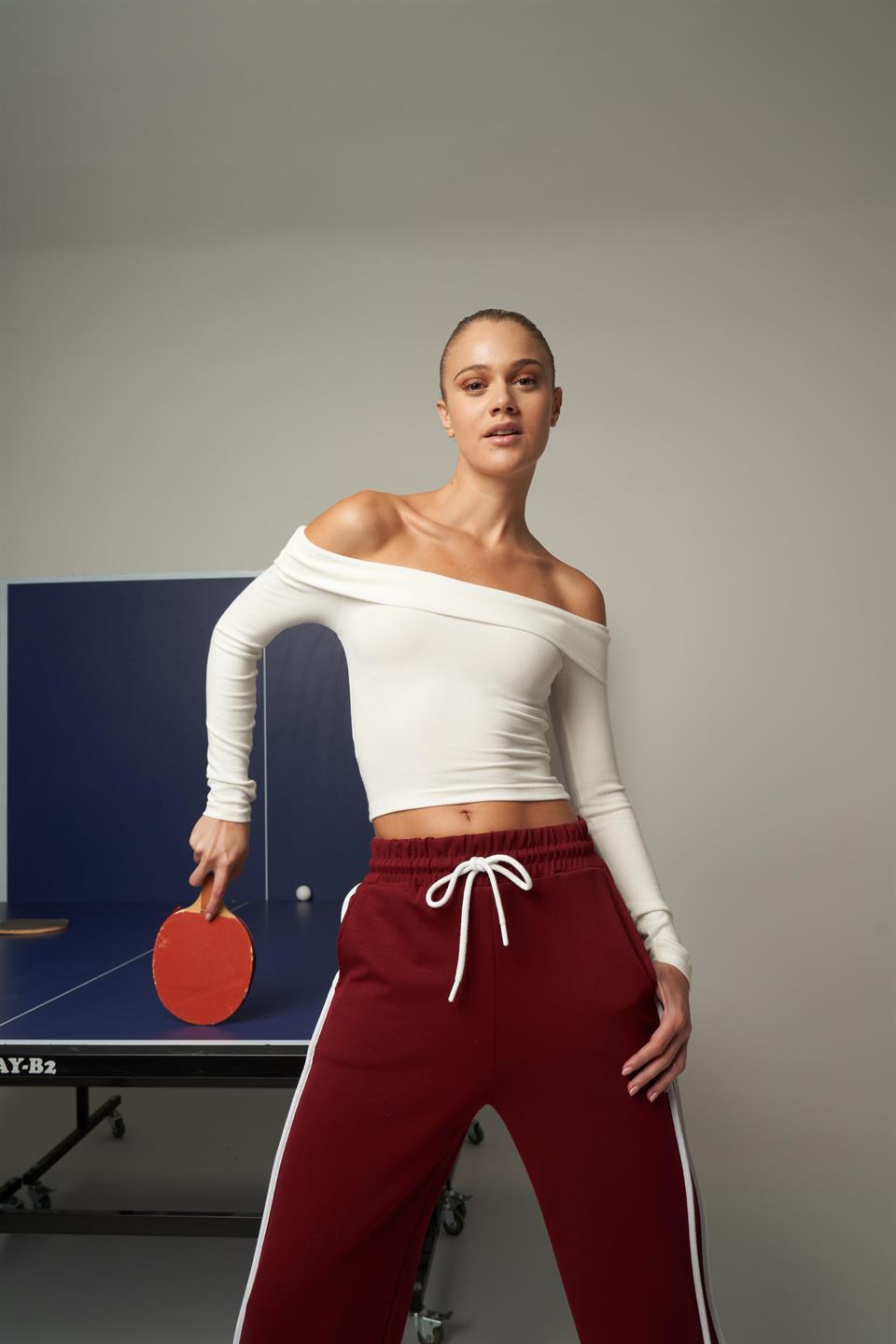 Madonna Yaka Kısa Bluz Ekru