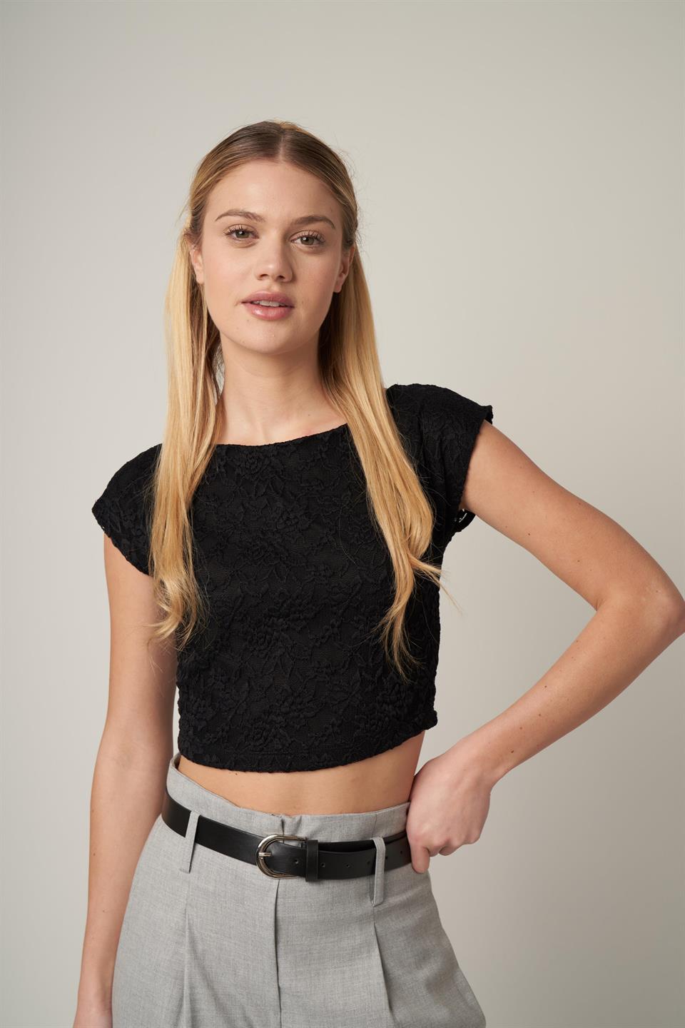 Dantel Detaylı Crop Bluz Siyah