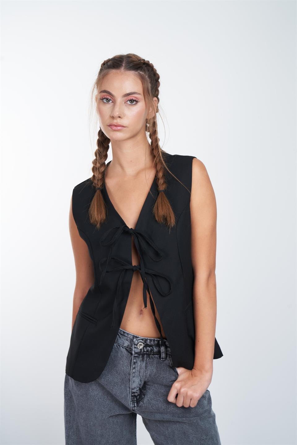 Ön Bağlama Detaylı Yelek Siyah