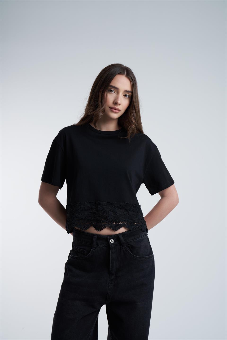 Dantel Detaylı Kısa Kol Bluz Siyah
