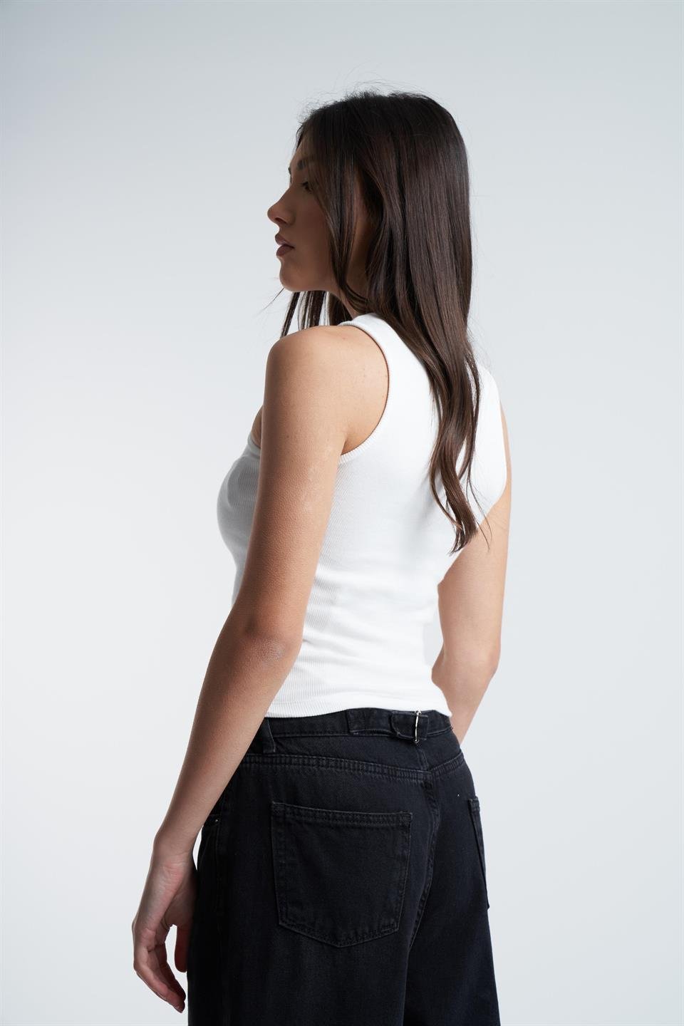 Zincir Detay Sıfır Kol Kaşkorse Bluz Ekru