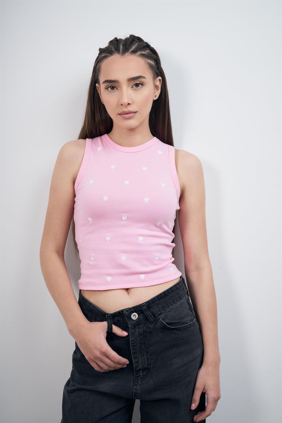Kalp Nakış Detaylı Sıfır Kol Bluz Pembe