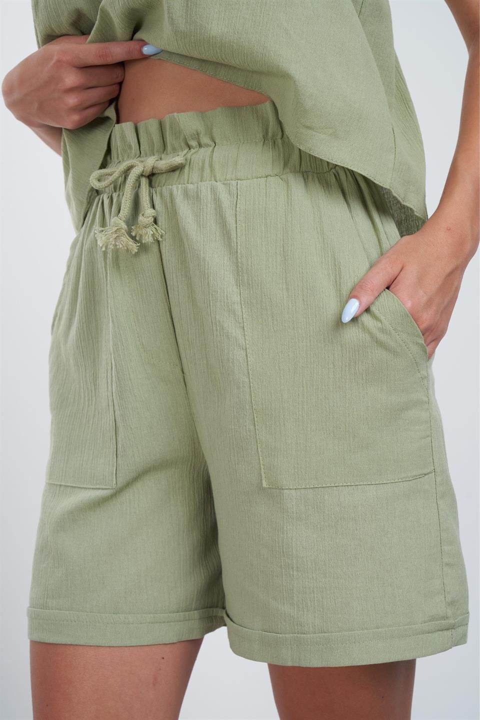 Bel Bağlama Detaylı Şort Haki