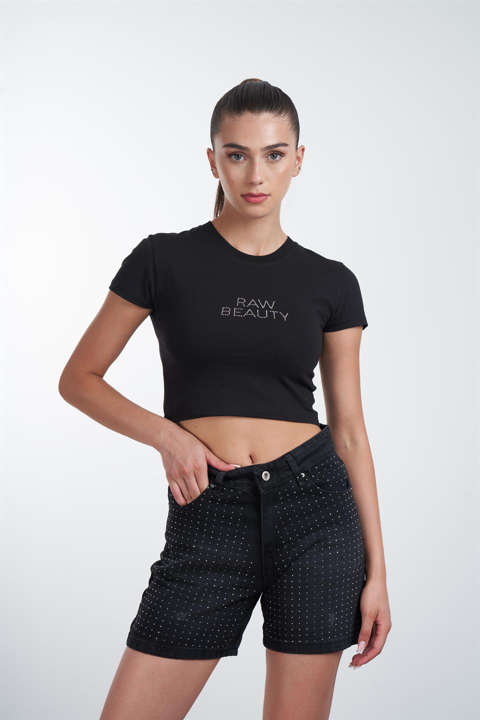 Raw Beauty Taş Baskılı Kısa T-shirt Siyah