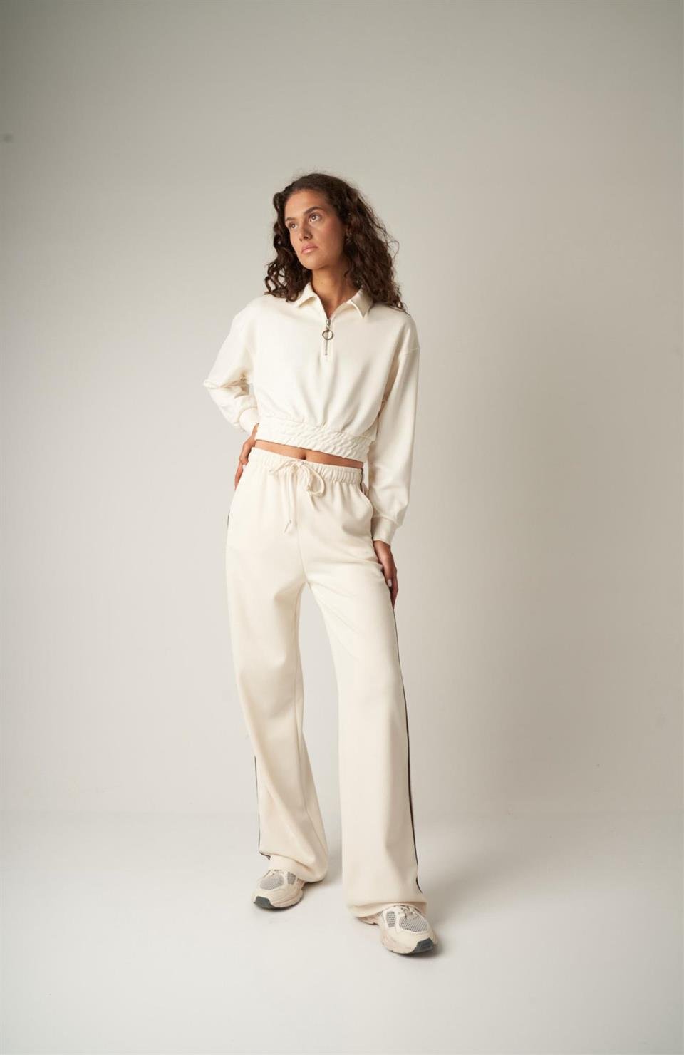 Fermuar Detaylı Kısa Sweatshirt Ekru