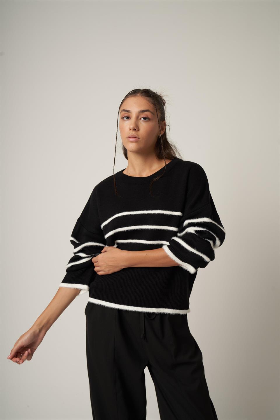 Çizgi Detaylı Triko Kazak Siyah