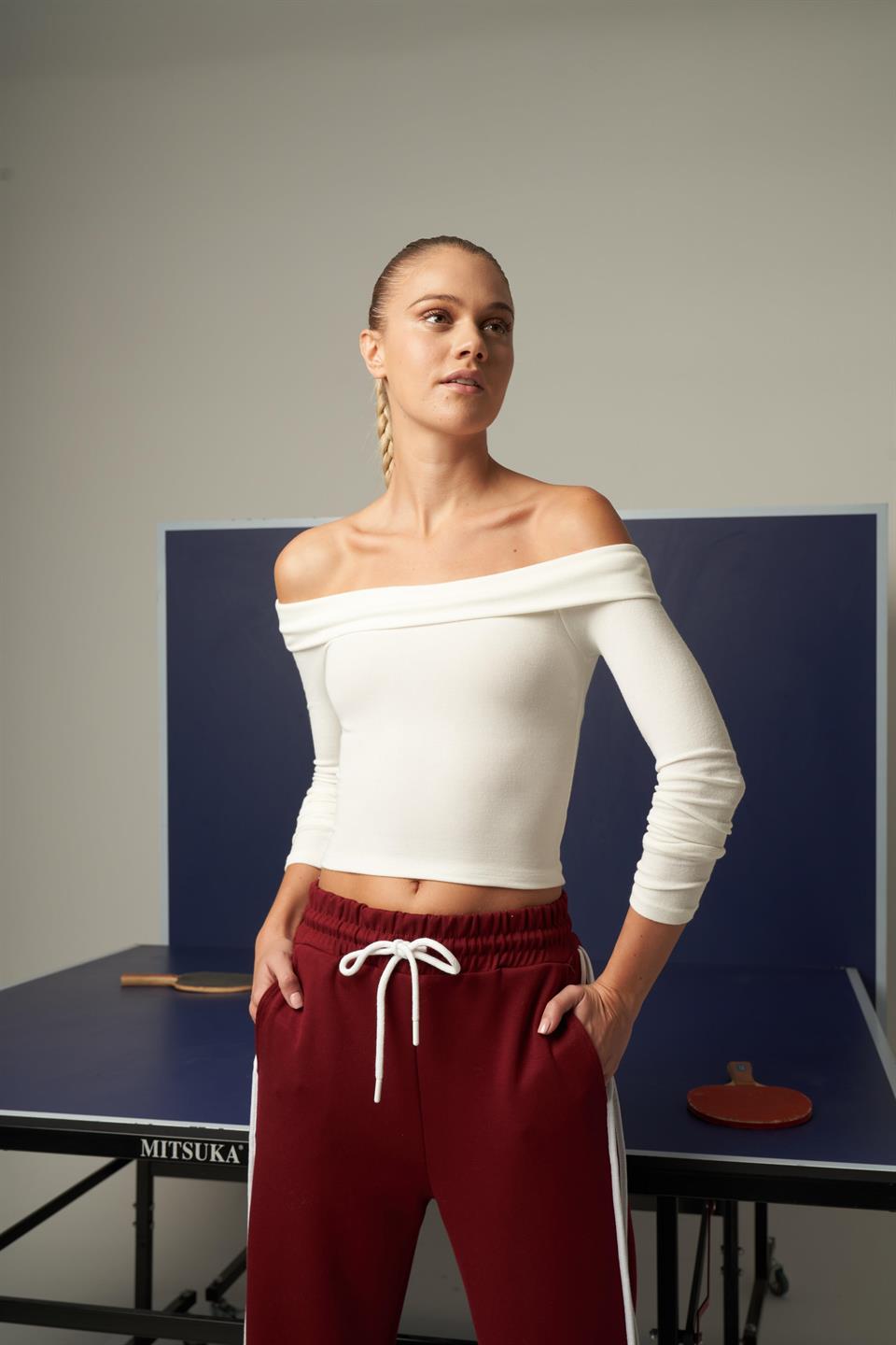 Madonna Yaka Kısa Bluz Ekru