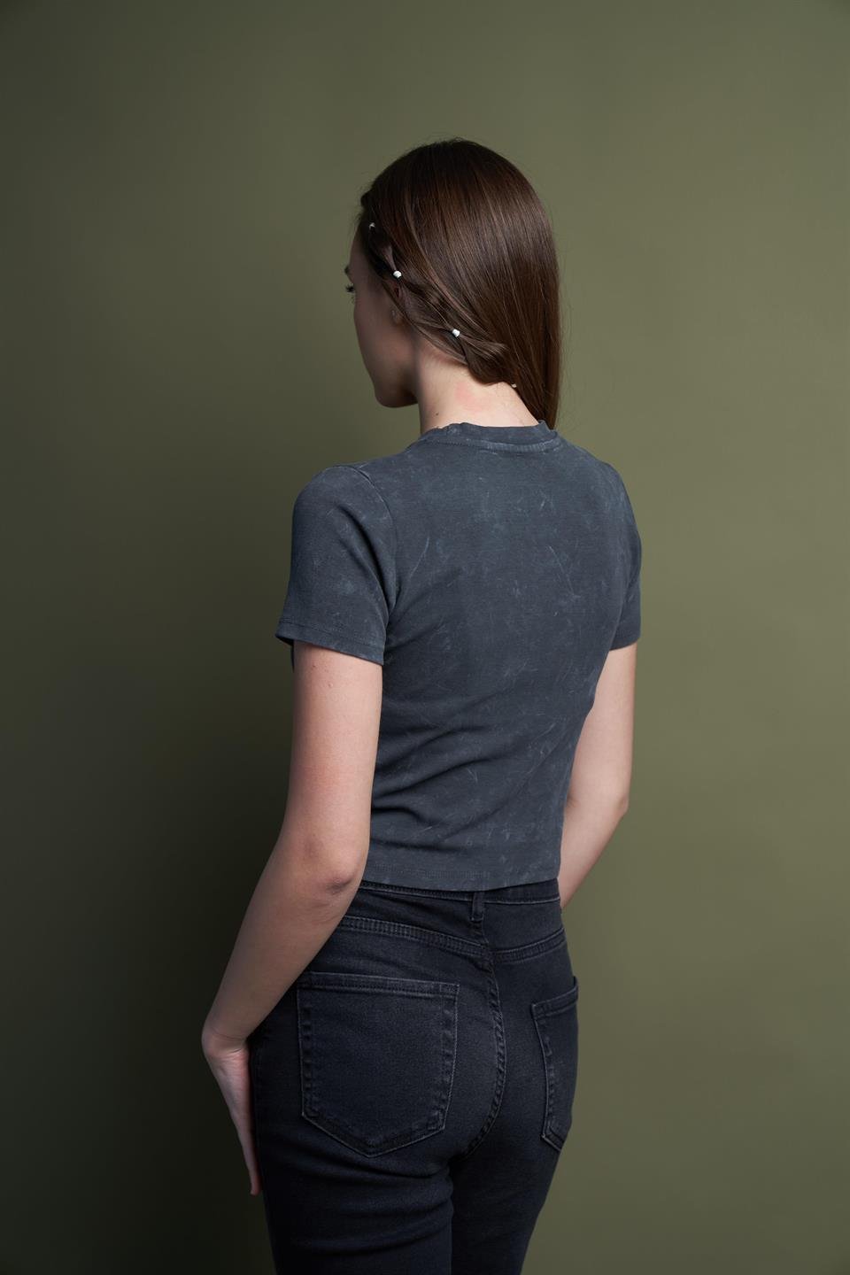 Eskitme Yıkamalı Crop T-shirt Antrasit