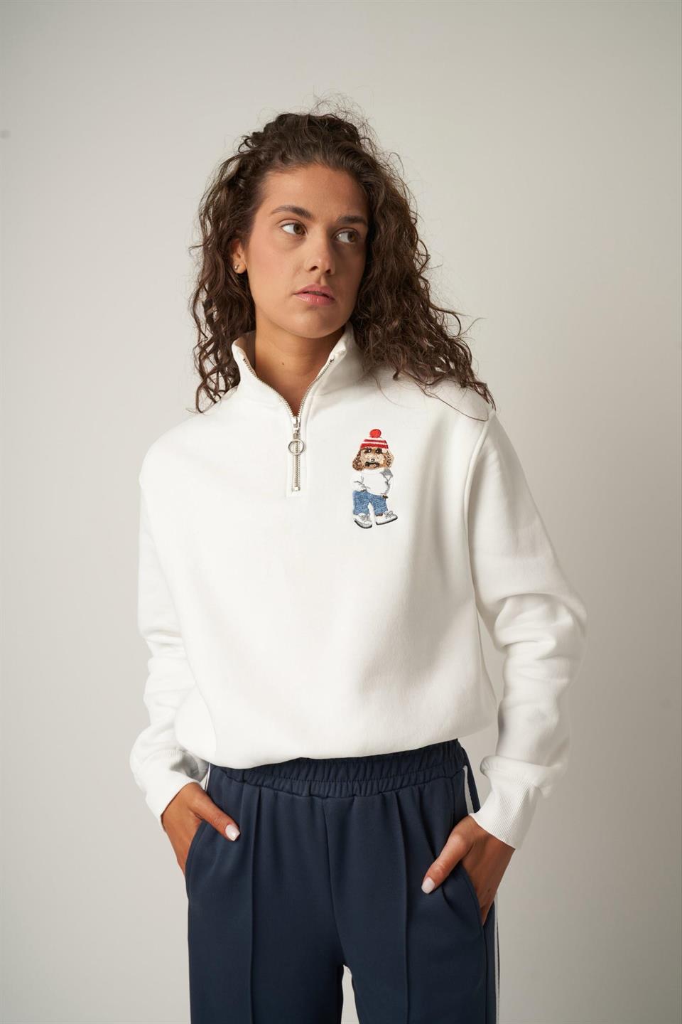 Nakış Köpek Baskılı Sweatshirt Ekru