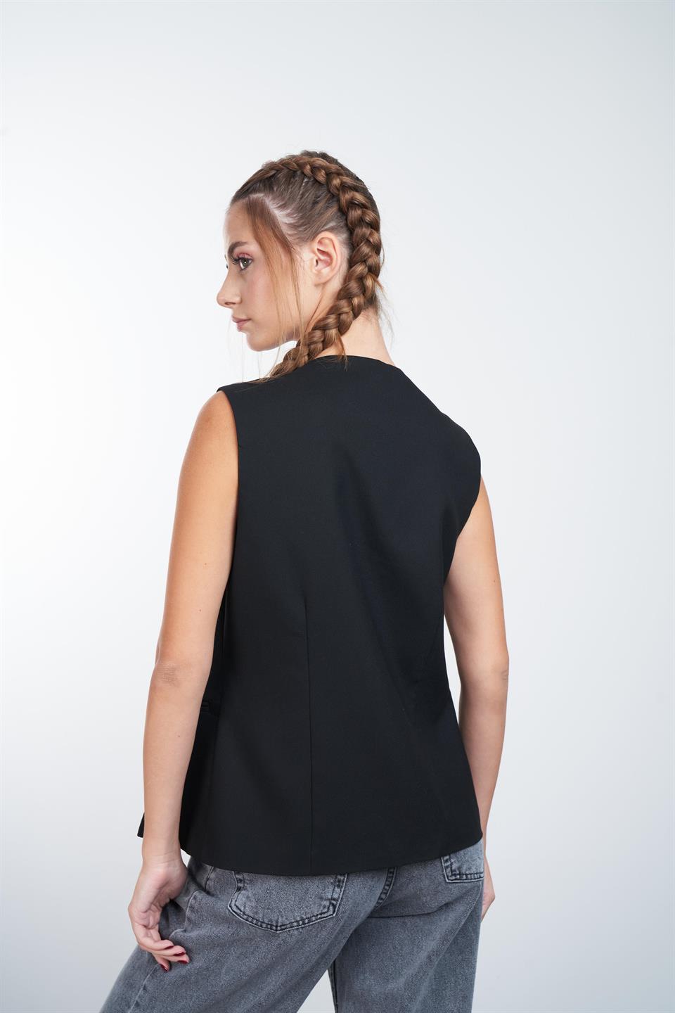 Ön Bağlama Detaylı Yelek Siyah
