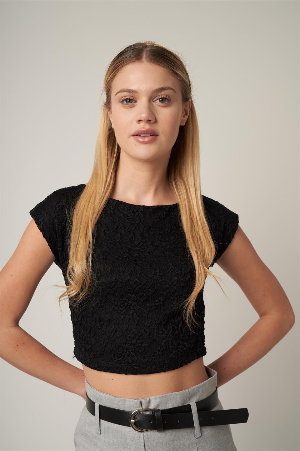 Dantel Detaylı Crop Bluz Siyah