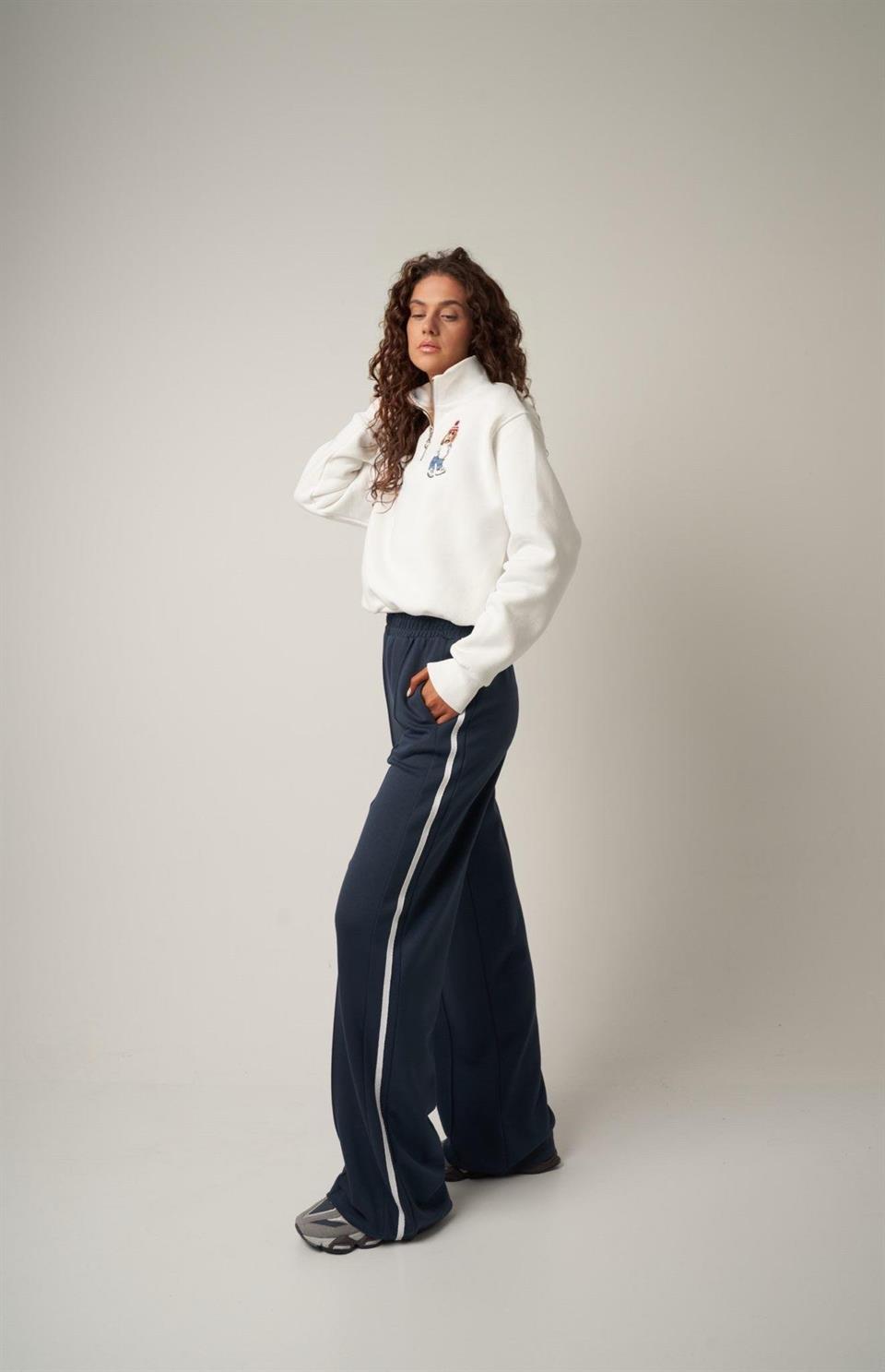 Nakış Köpek Baskılı Sweatshirt Ekru