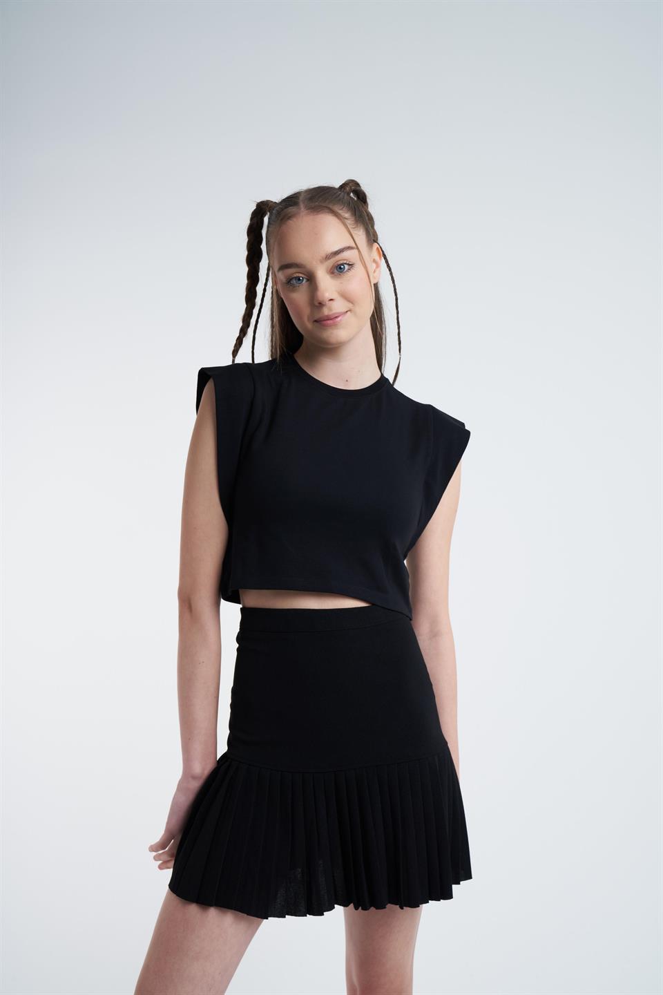 Kolsuz Kısa Bluz Siyah