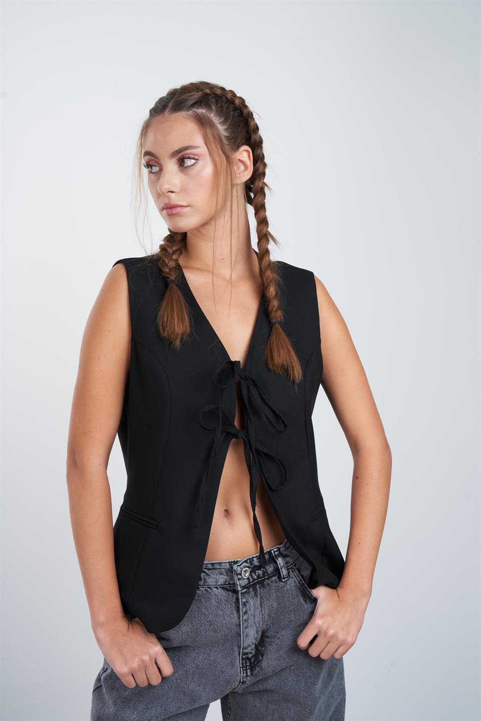 Ön Bağlama Detaylı Yelek Siyah
