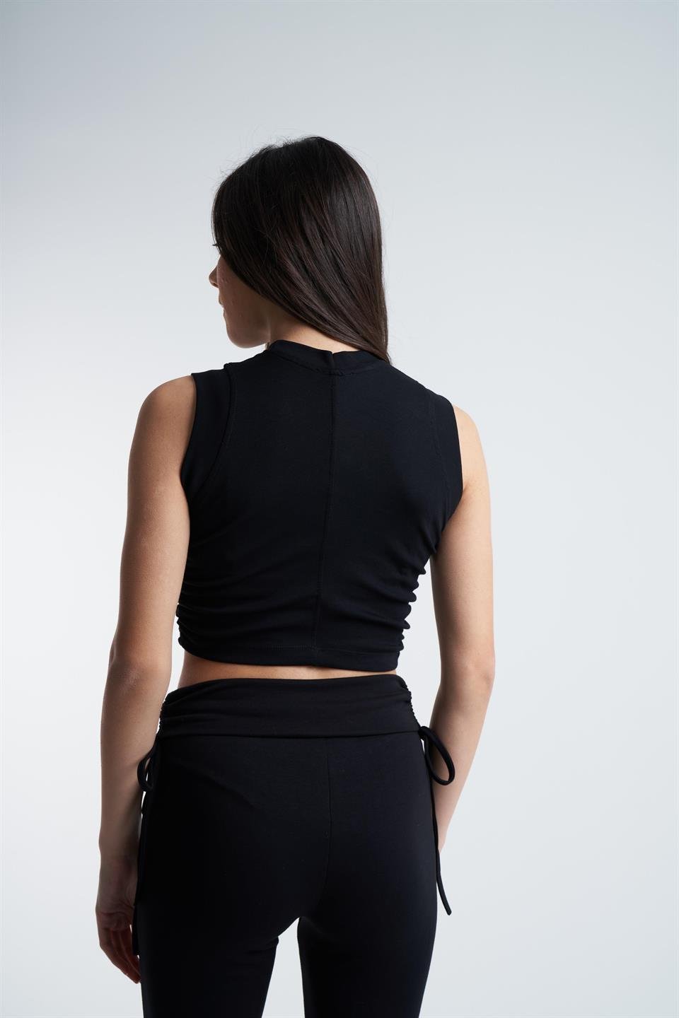 Yanlar Büzgülü Sıfır Kol Bluz Siyah