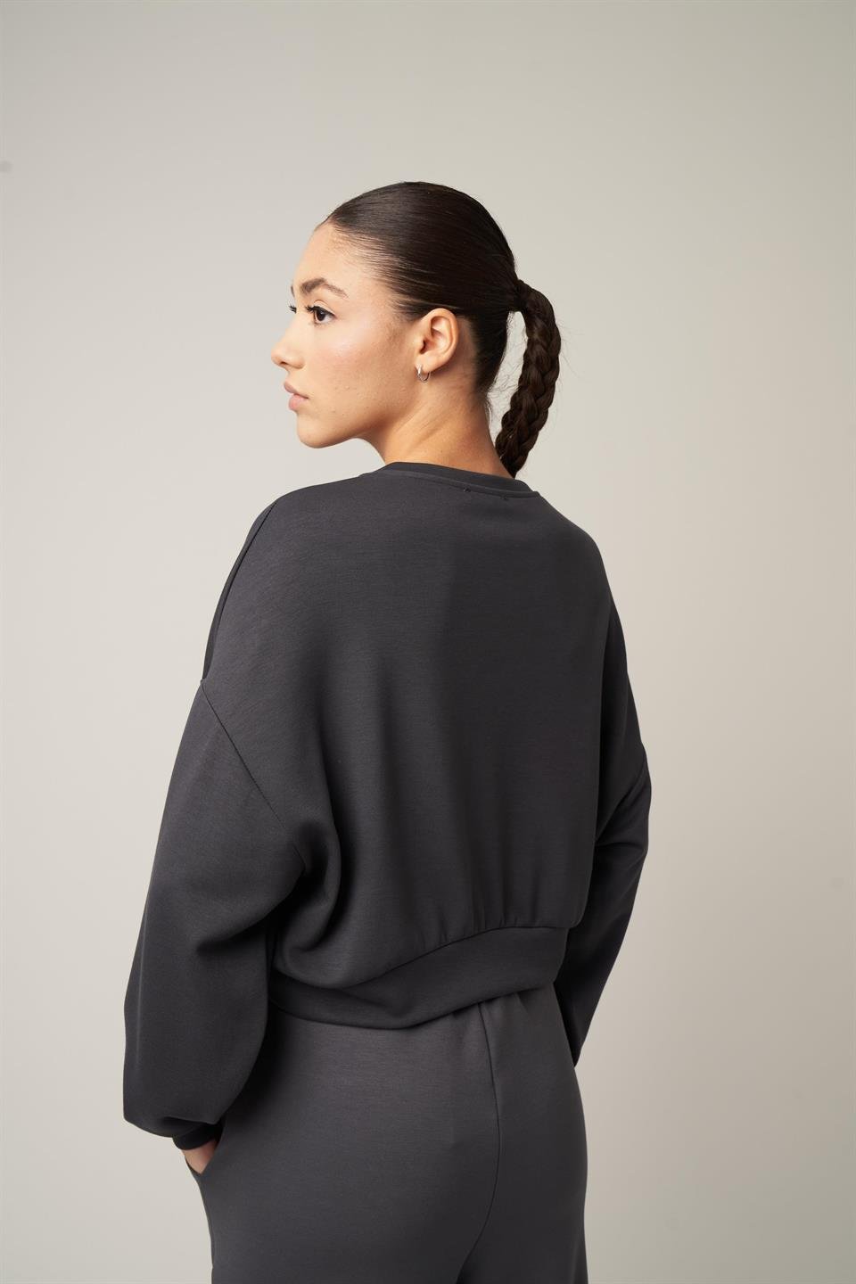 Etiket Detaylı Kısa Sweashirt Antrasit