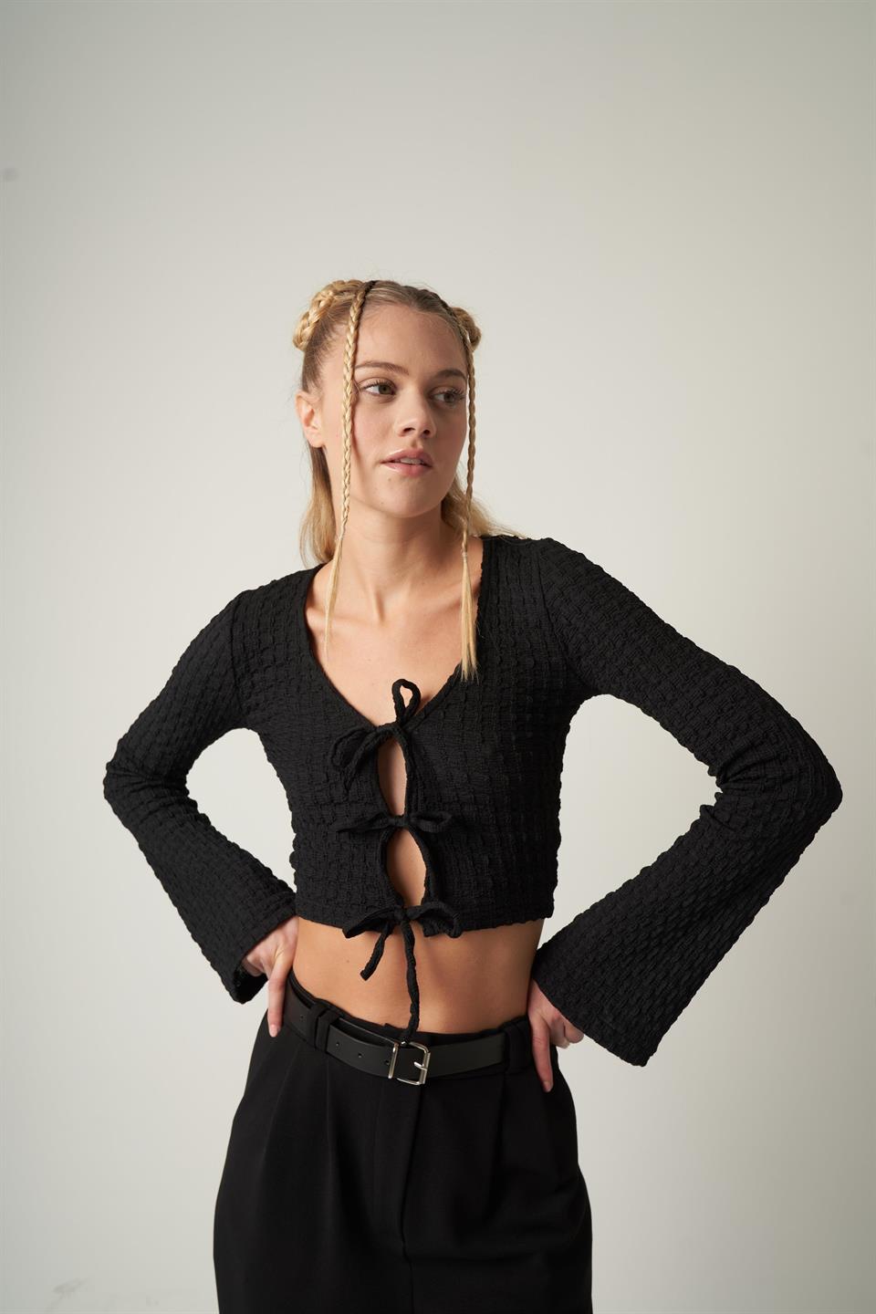 Ön Bağlama Detaylı Bluz Siyah