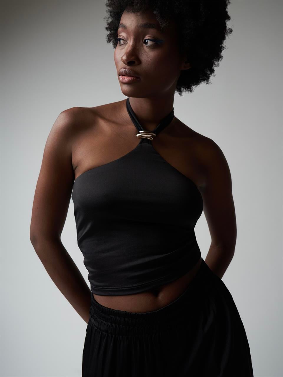 Aksesuar Detaylı Bluz Siyah