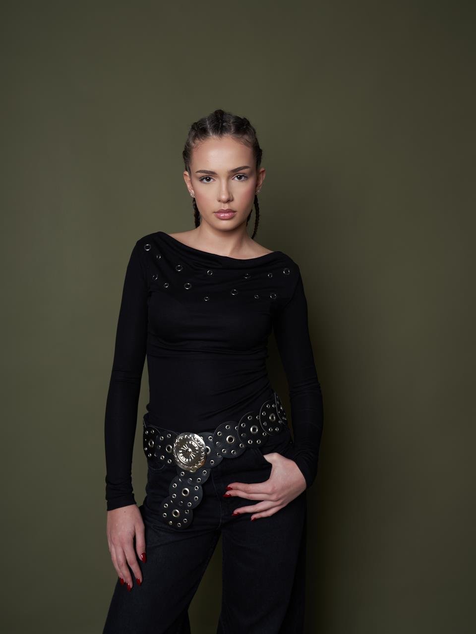 Aksesuar Detaylı Uzun Kol Bluz Siyah