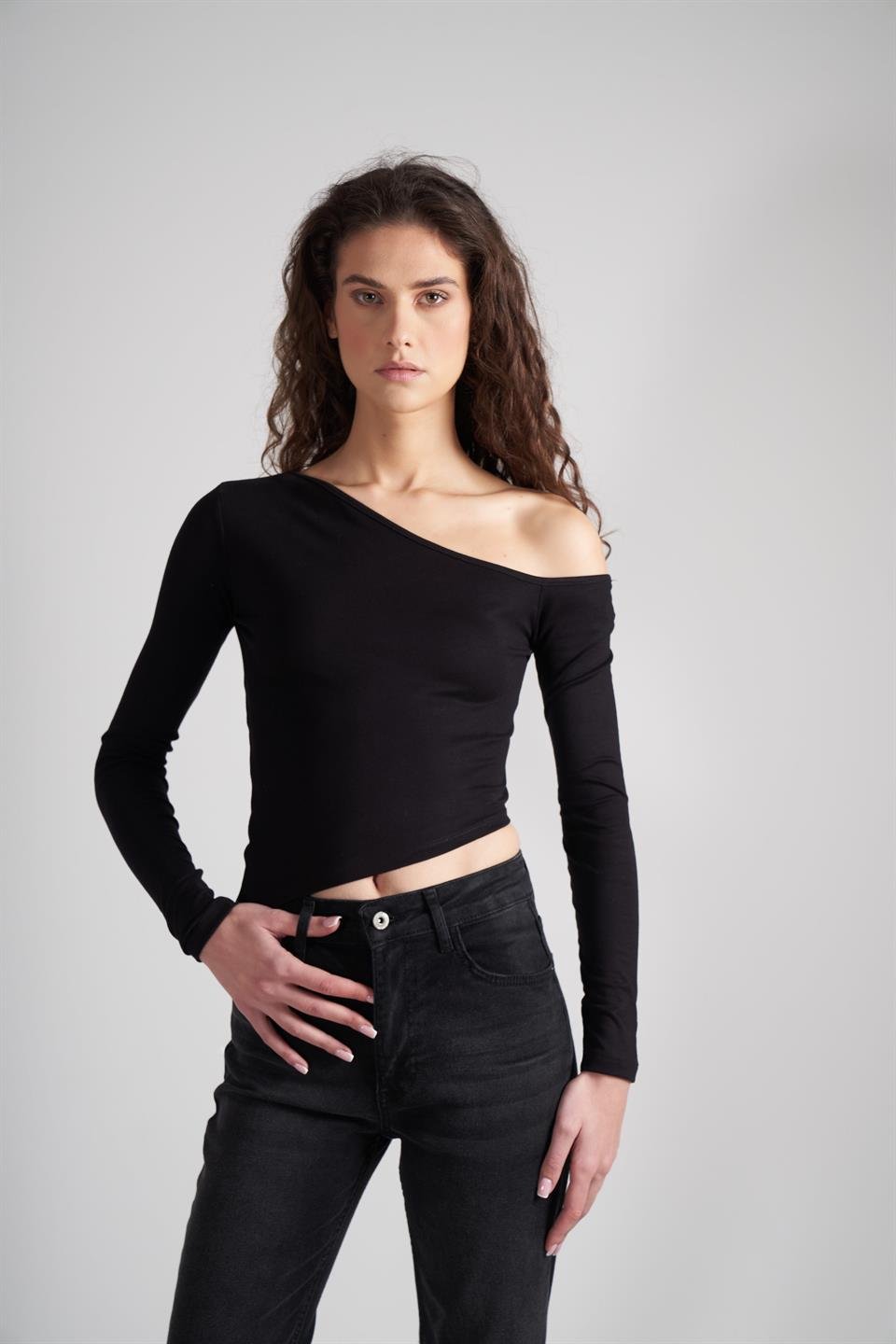 Asimetrik Kesim Uzun Kol Bluz Siyah